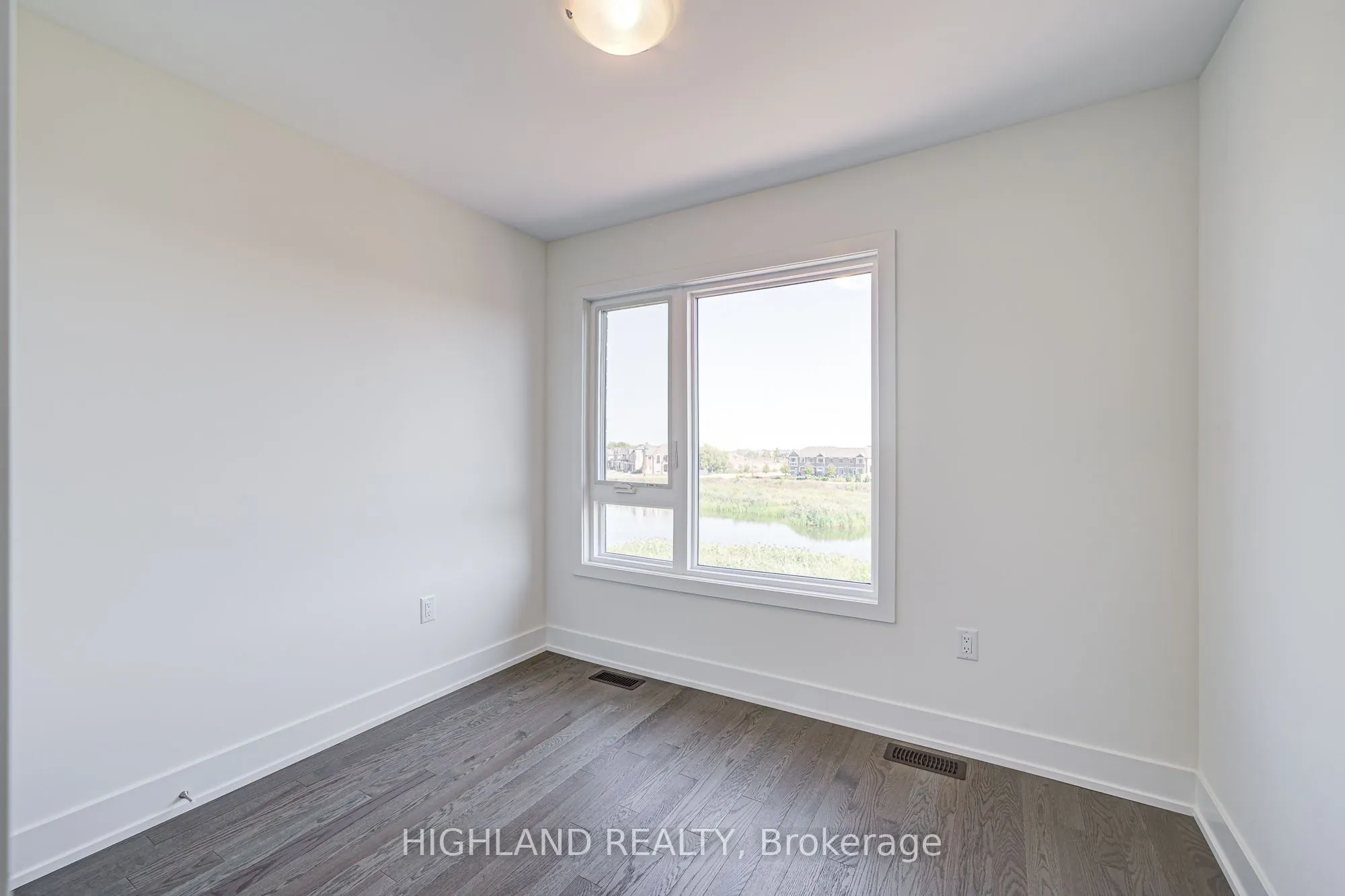 1220 Dartmouth Crescent, #11