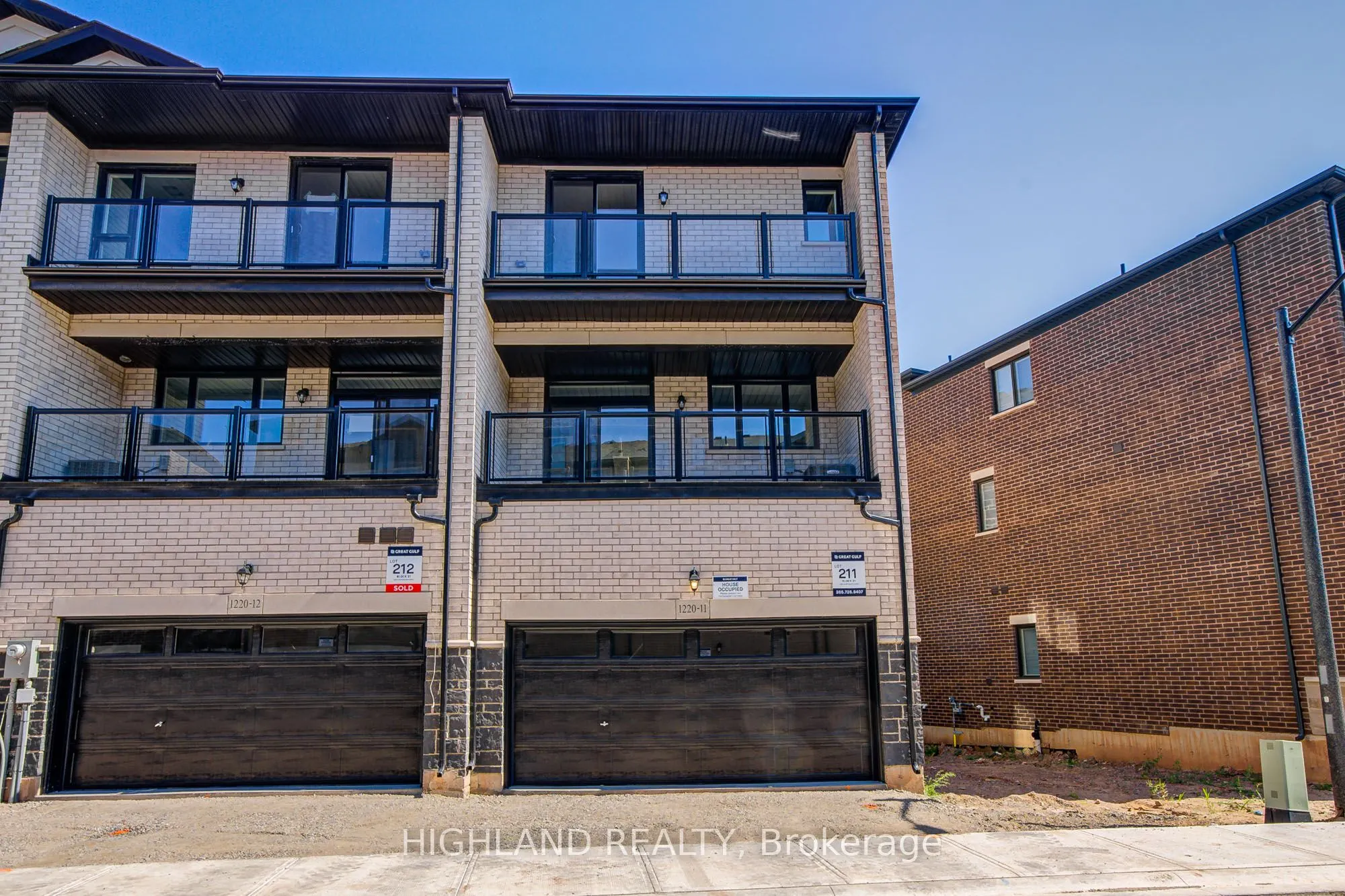 1220 Dartmouth Crescent, #11