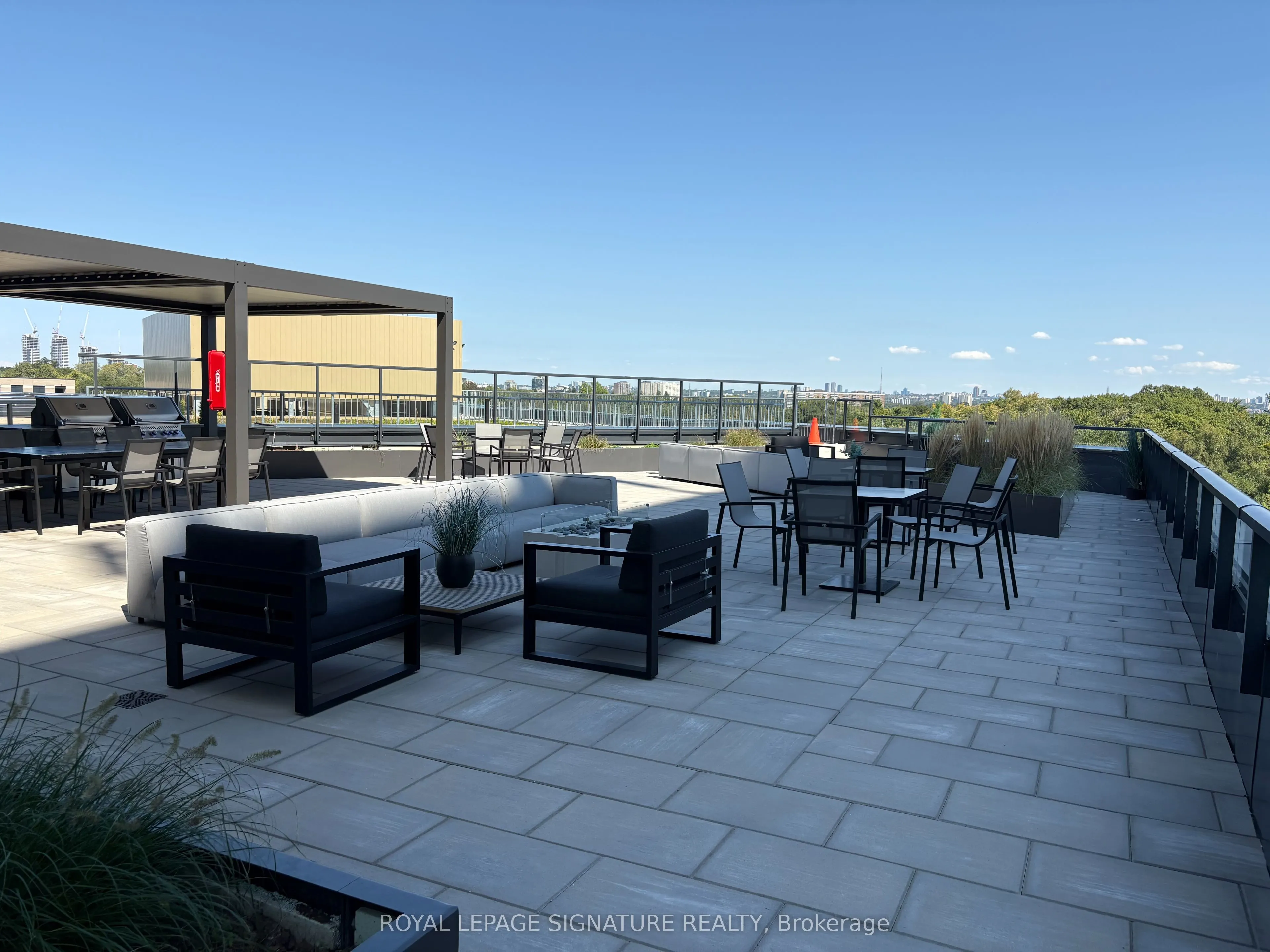 293 The Kingsway, #109