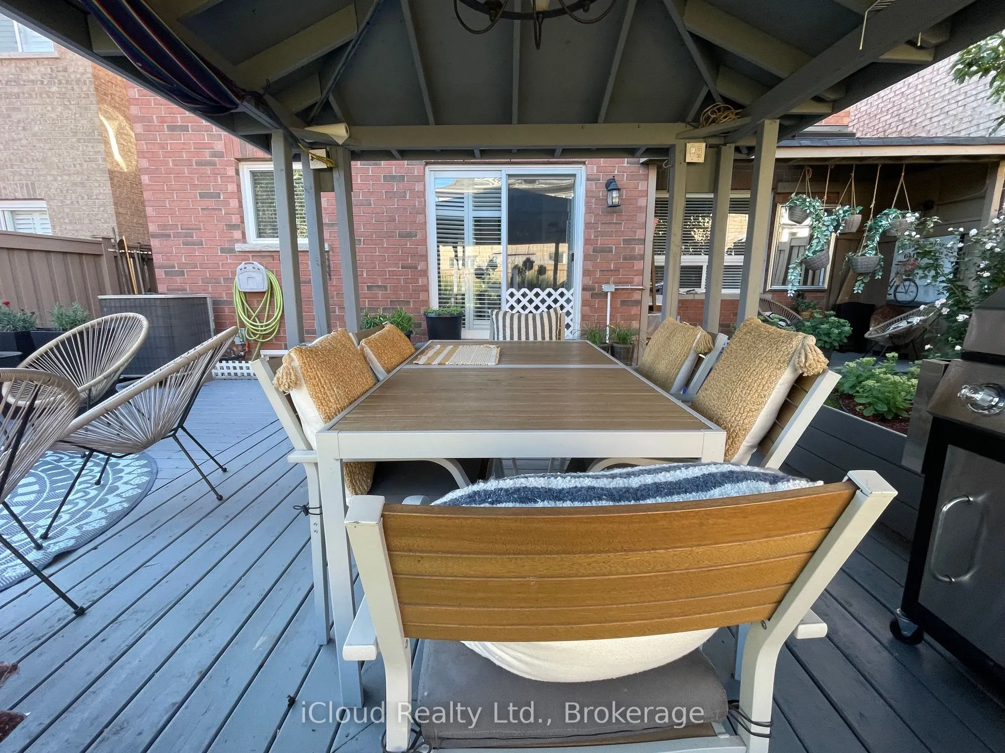 22 Fallgate Drive