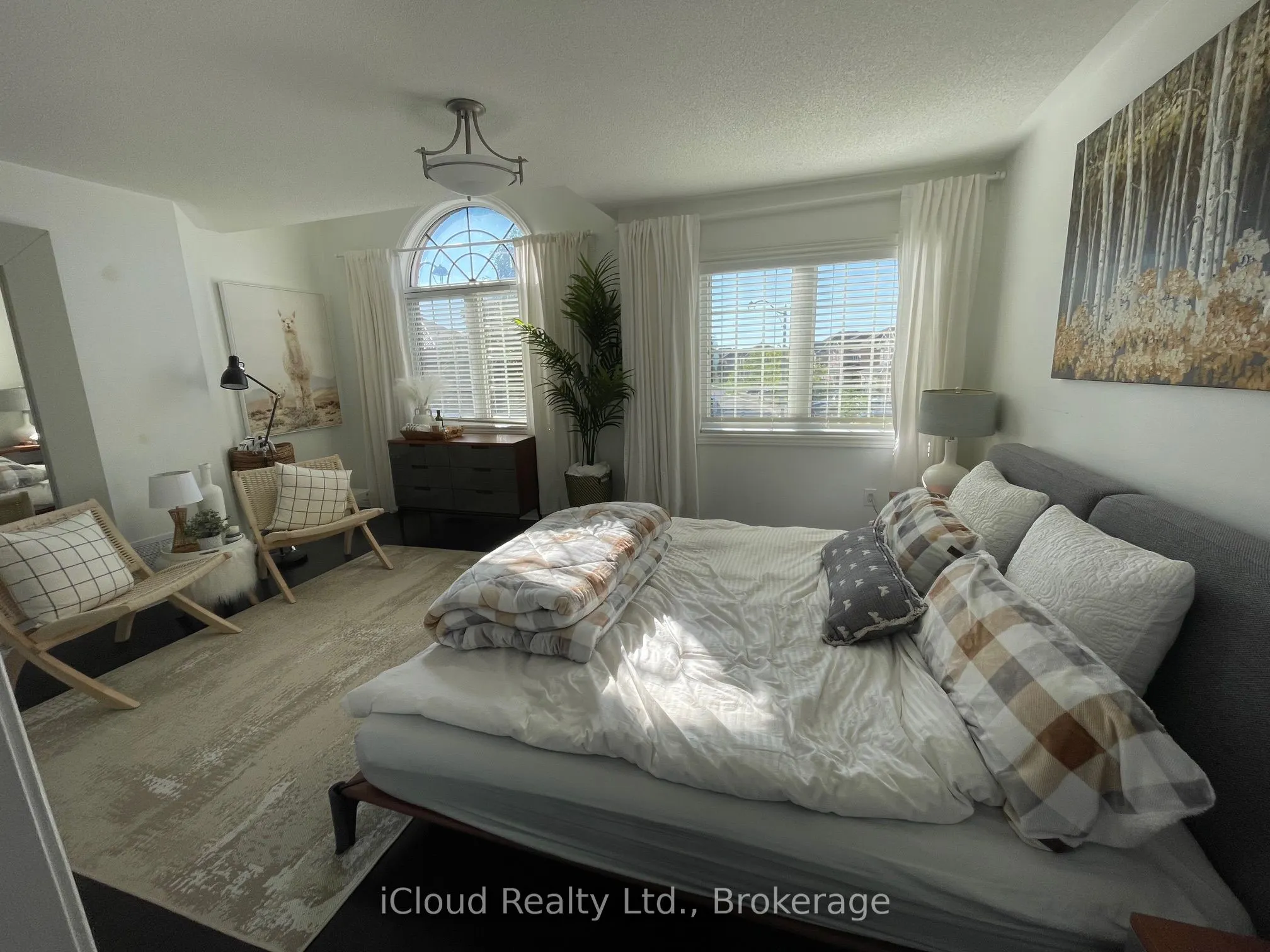 22 Fallgate Drive