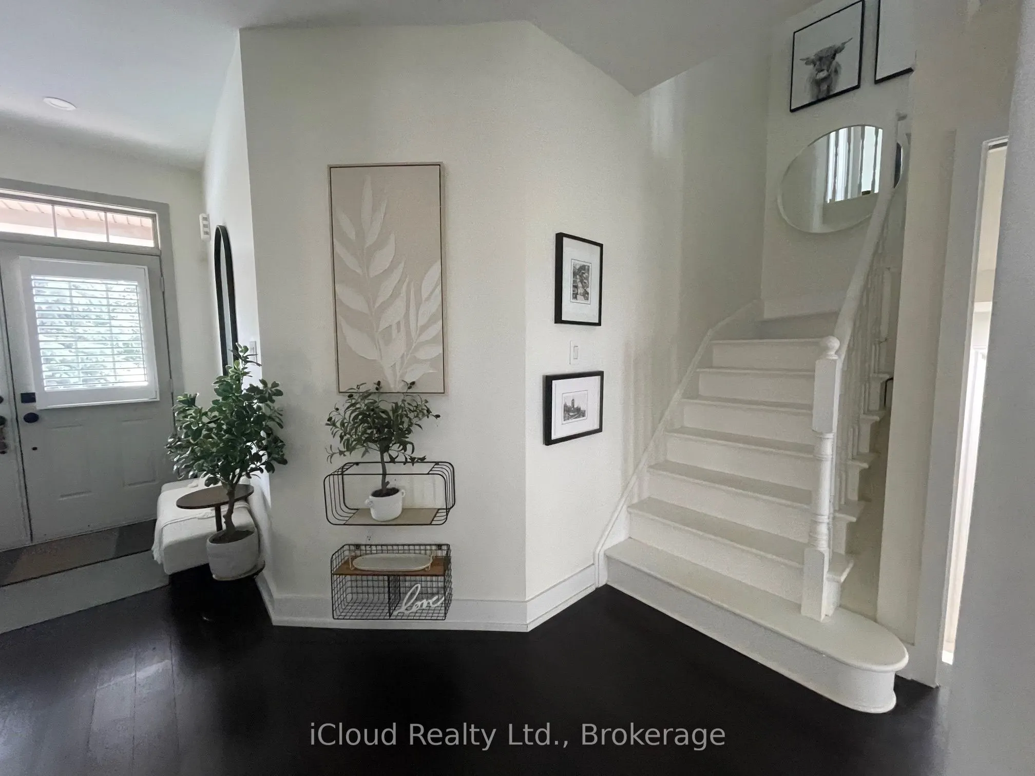 22 Fallgate Drive