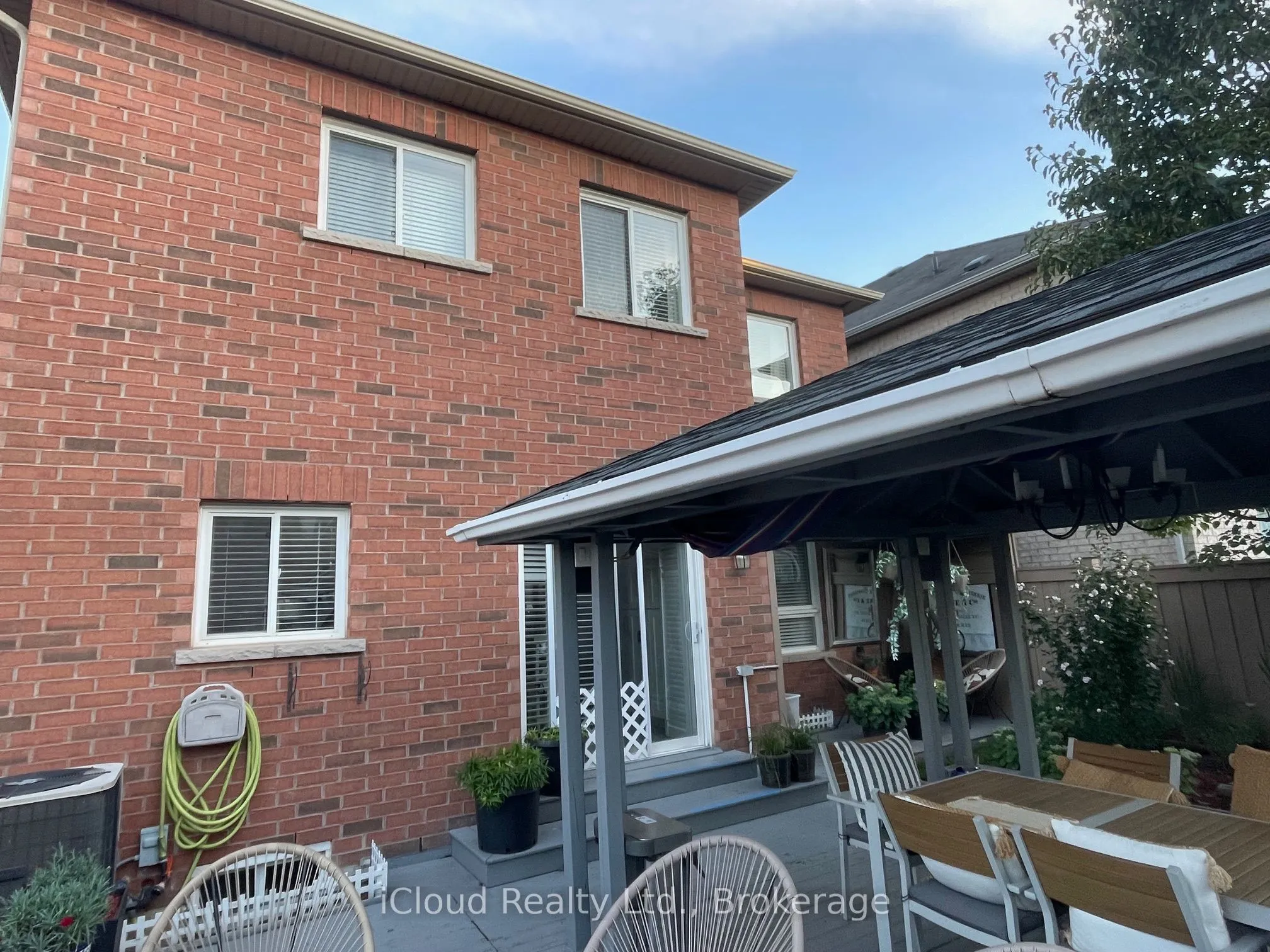 22 Fallgate Drive