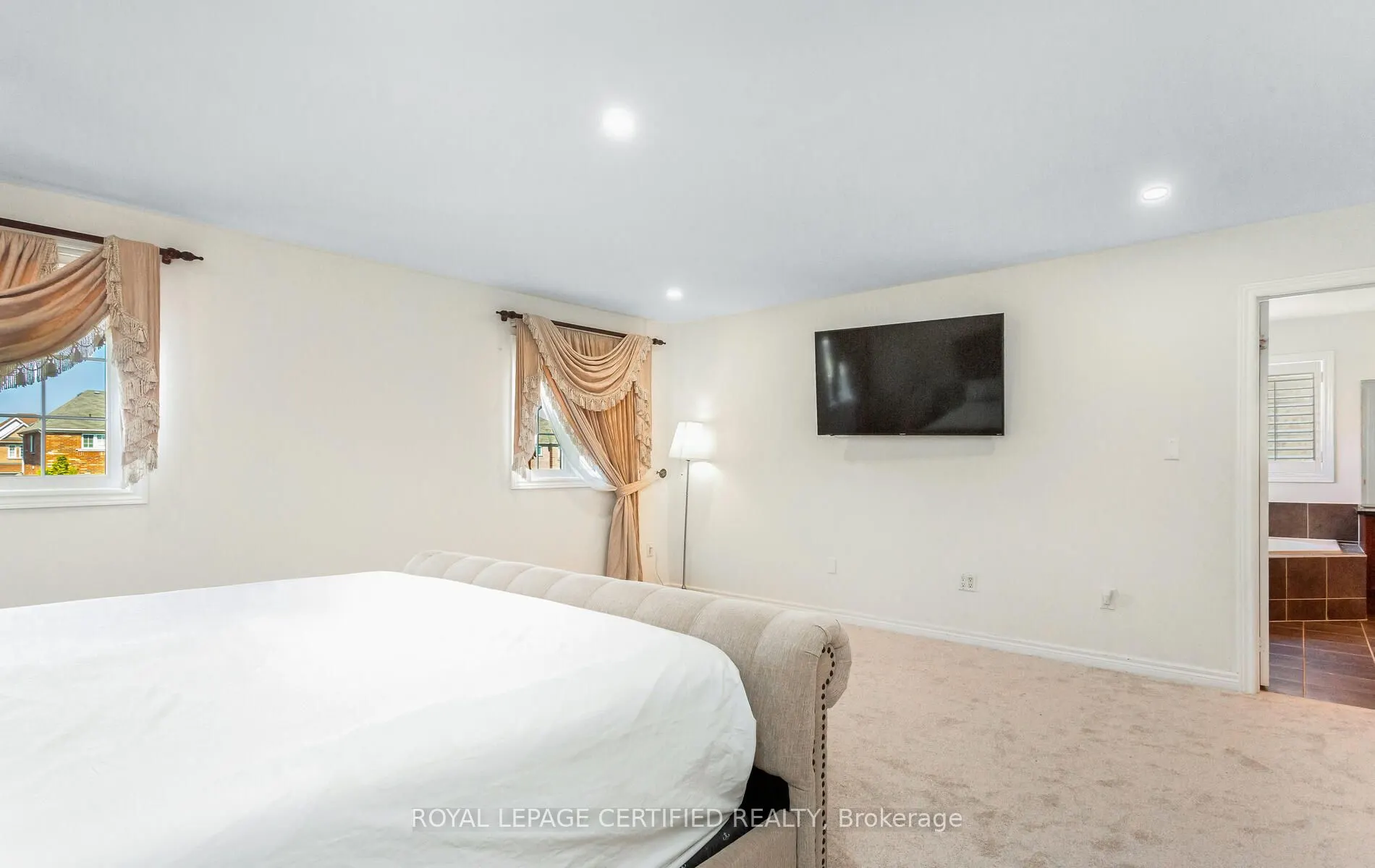 3327 Erin Centre Boulevard