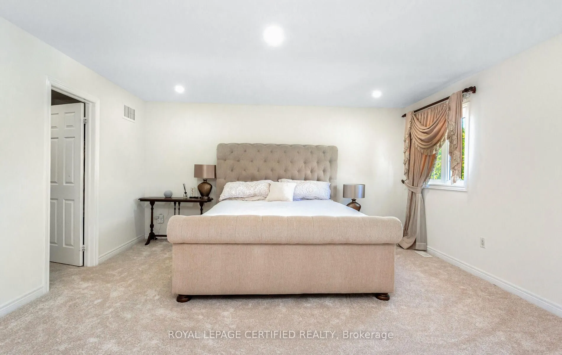 3327 Erin Centre Boulevard
