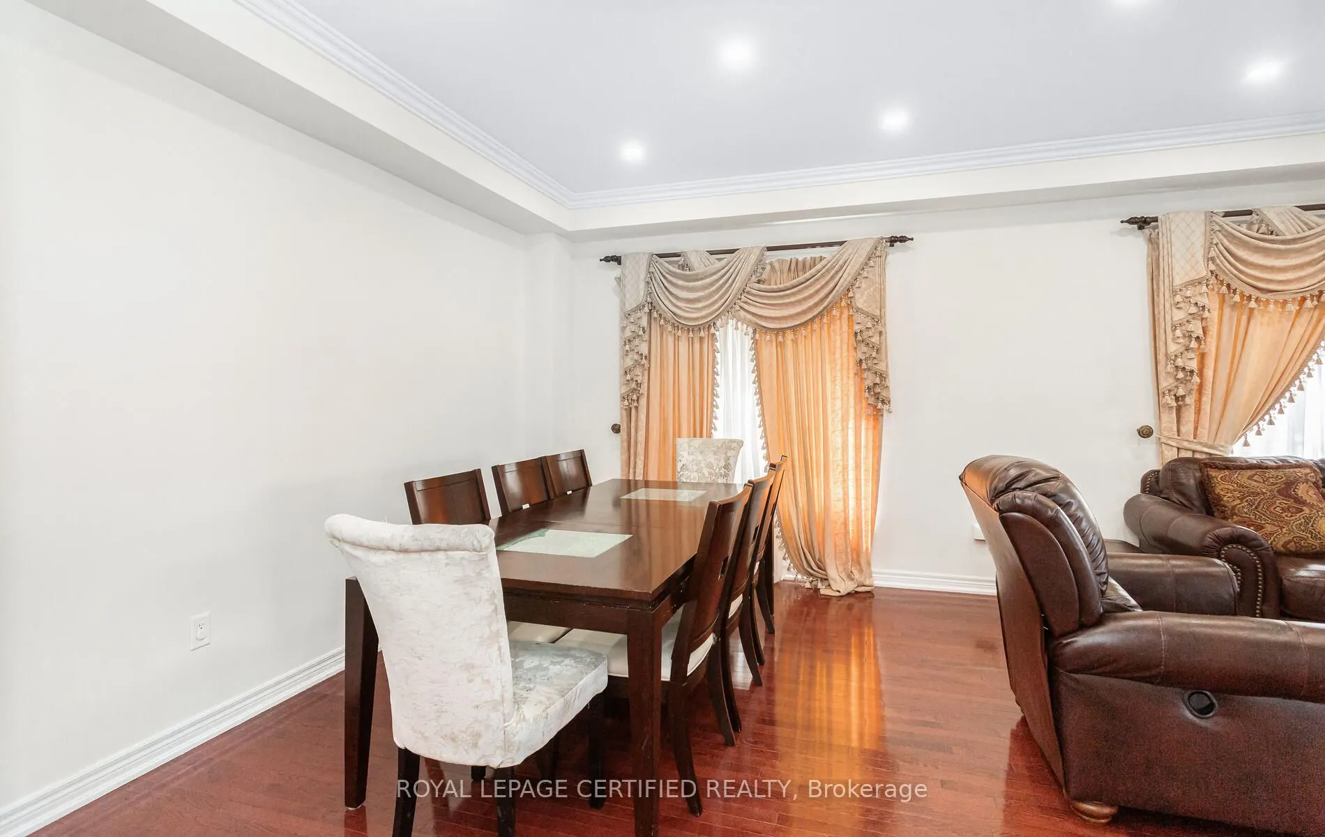 3327 Erin Centre Boulevard