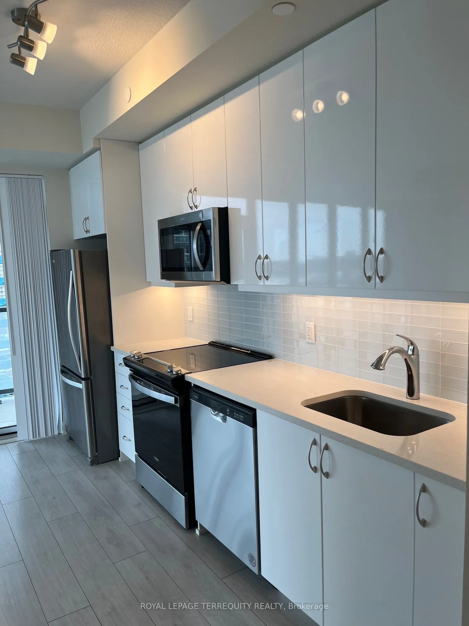 38 Annie Craig Drive, #1011