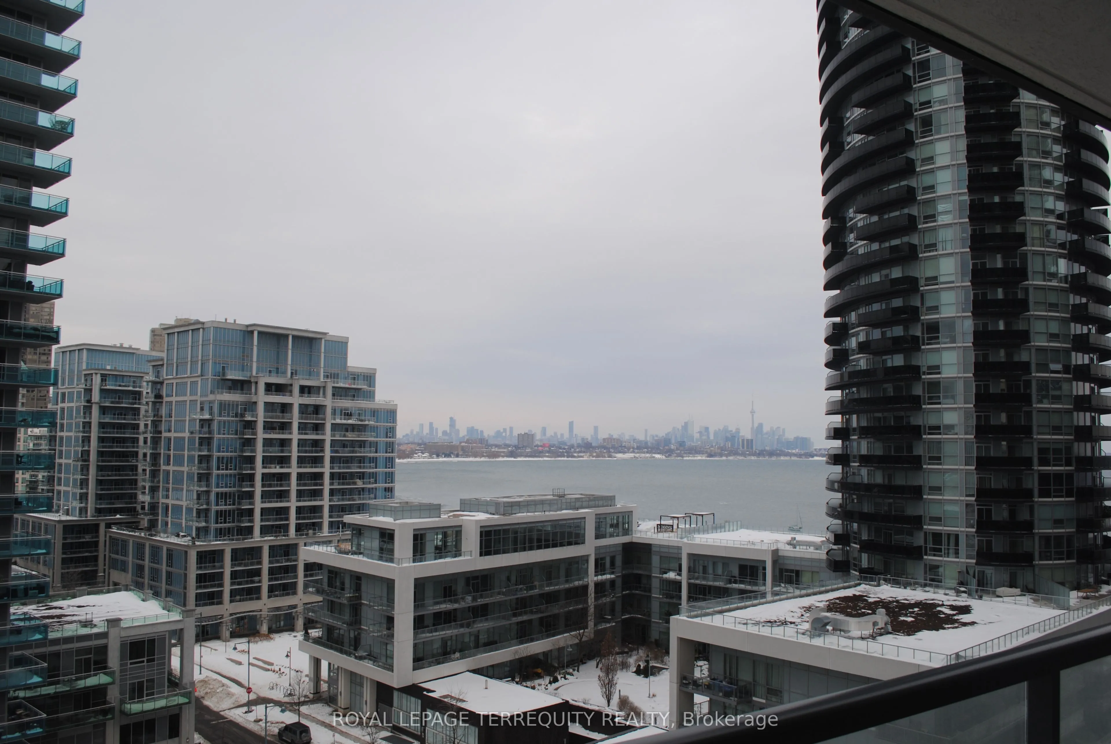 38 Annie Craig Drive, #1011