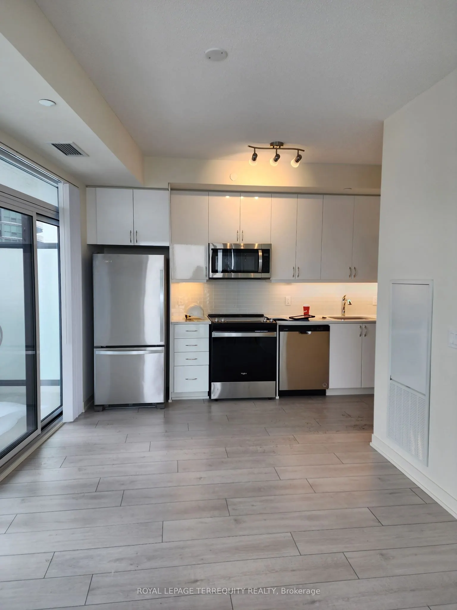 38 Annie Craig Drive, #1011