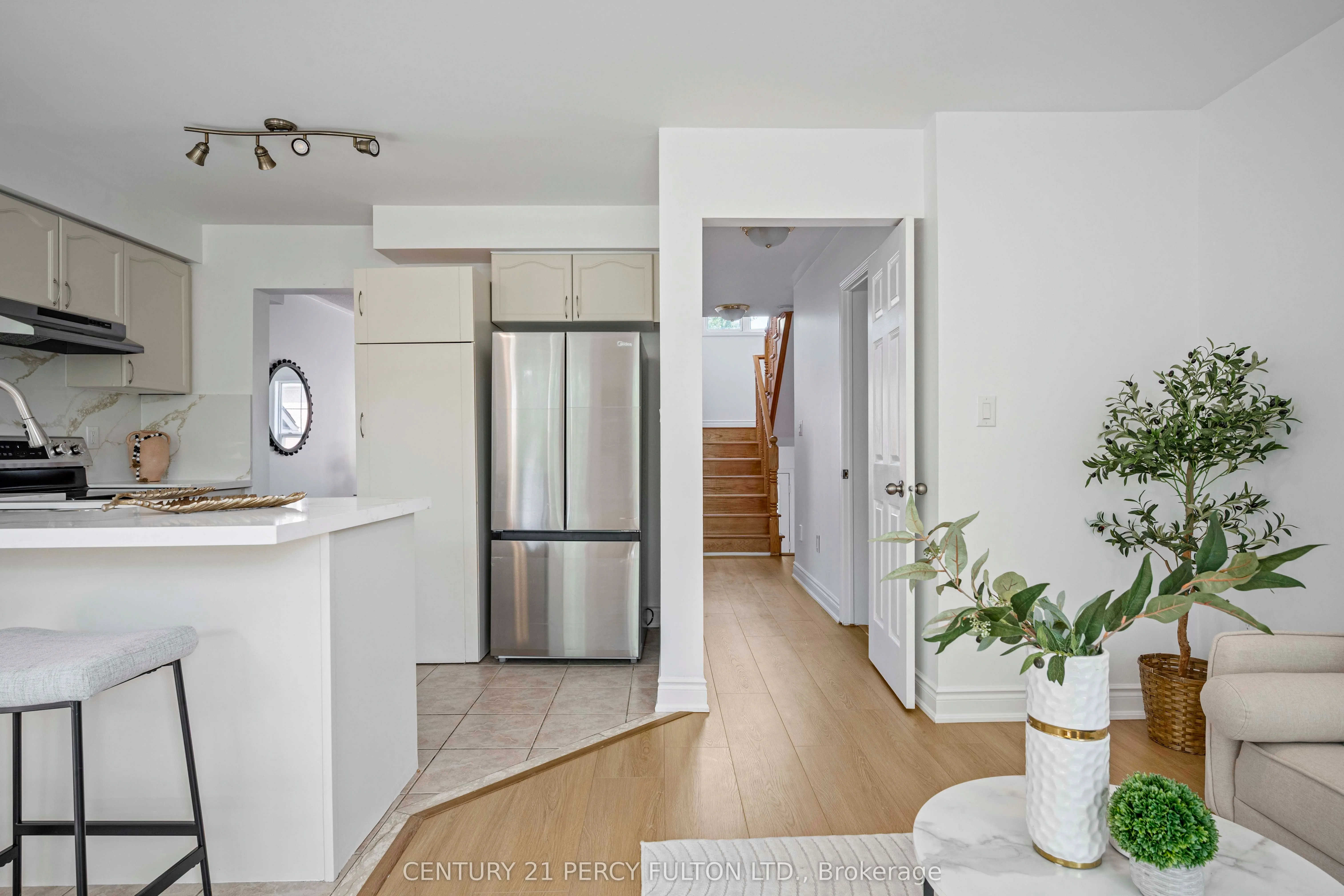5980 Whitehorn Avenue, #90