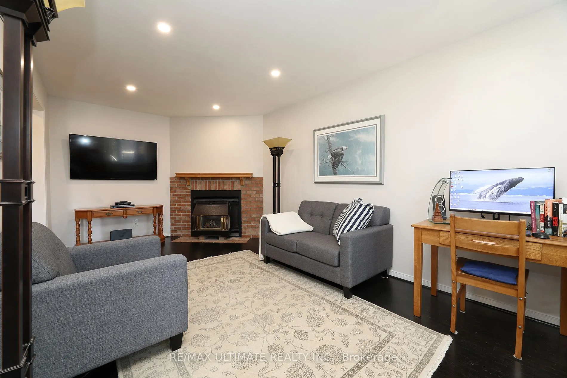 1169 Ewing Crescent