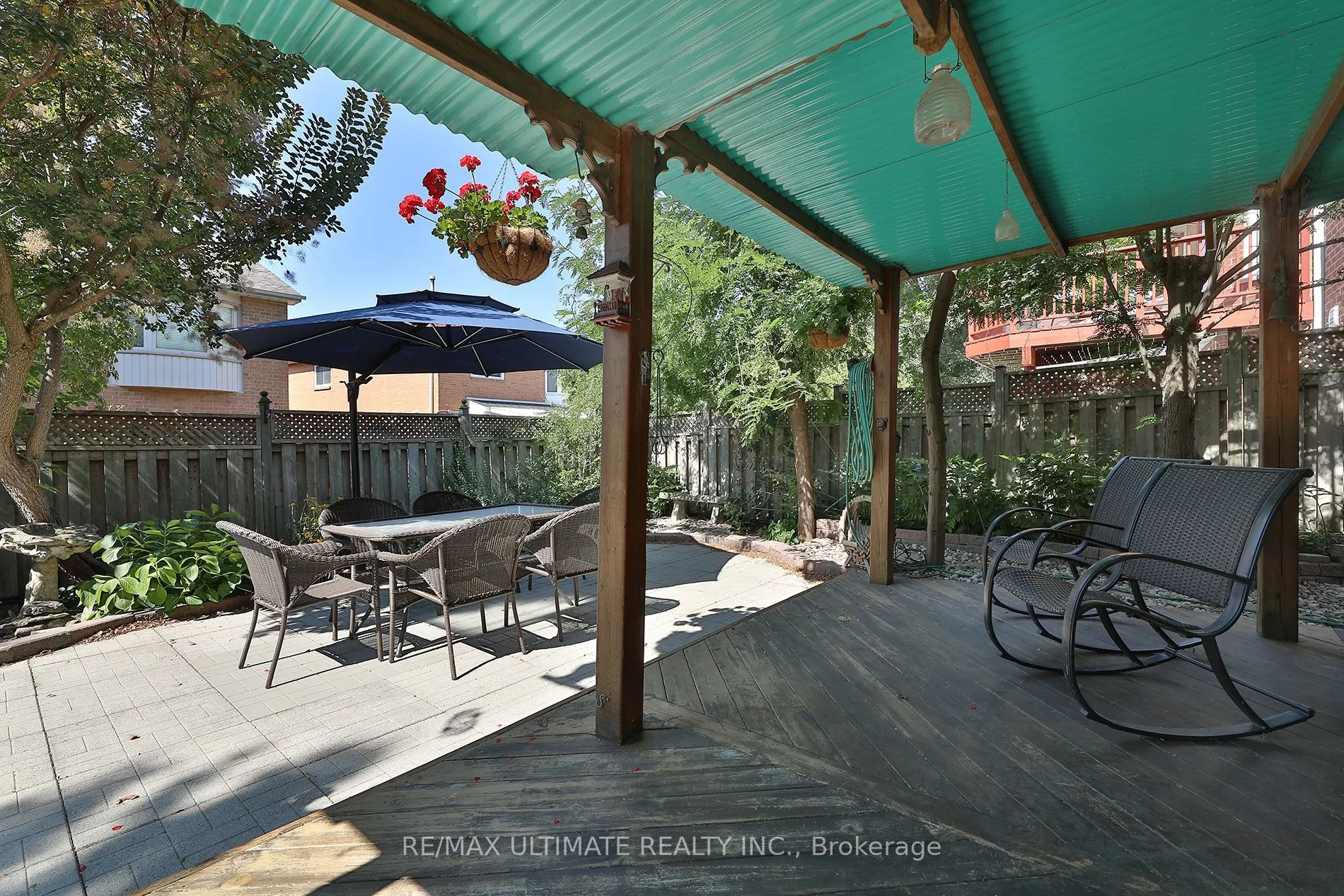1169 Ewing Crescent