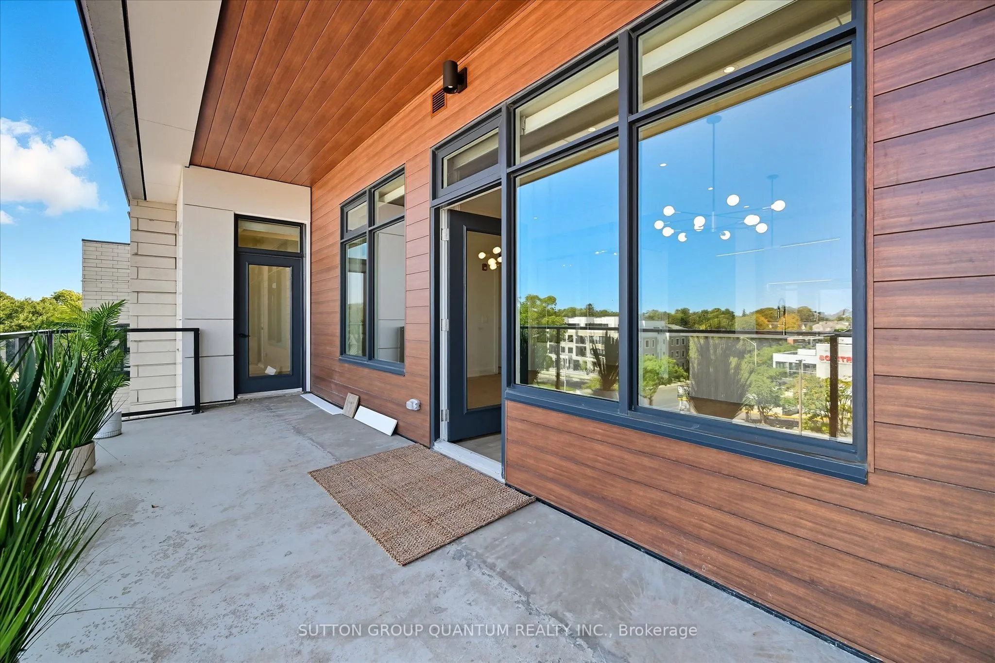123 Maurice Drive, #409