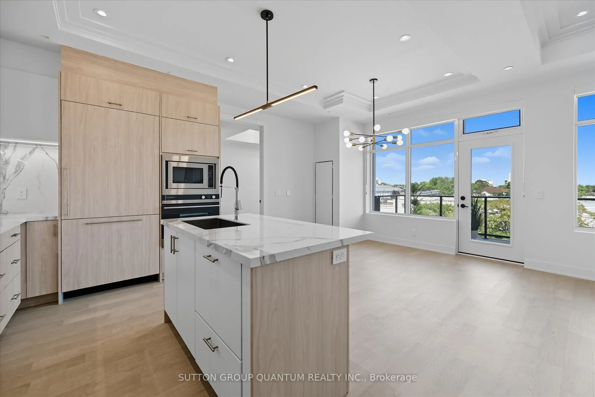 123 Maurice Drive, #409