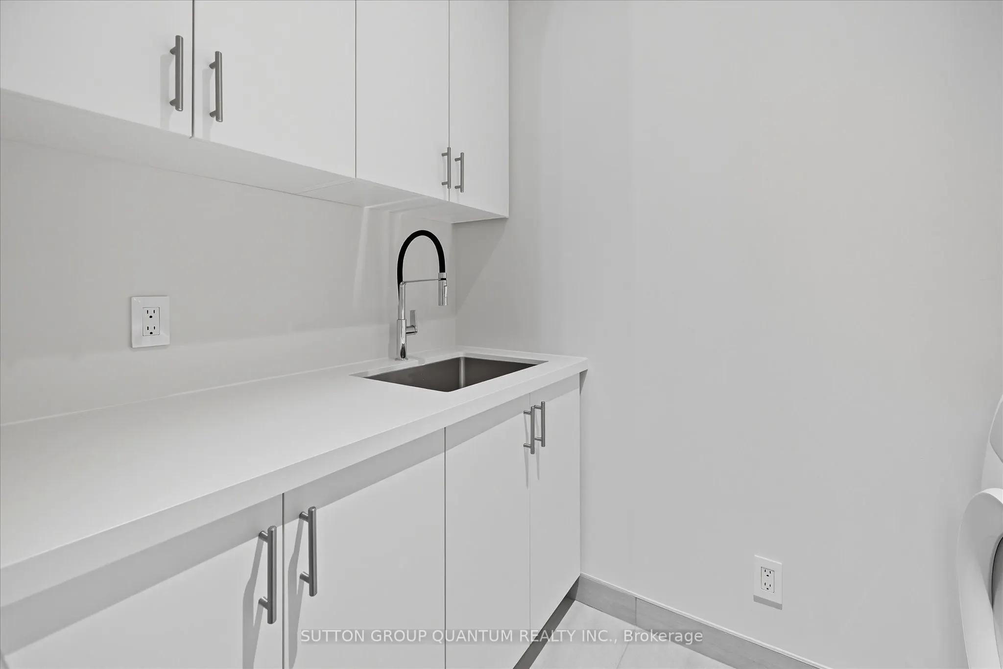 123 Maurice Drive, #409