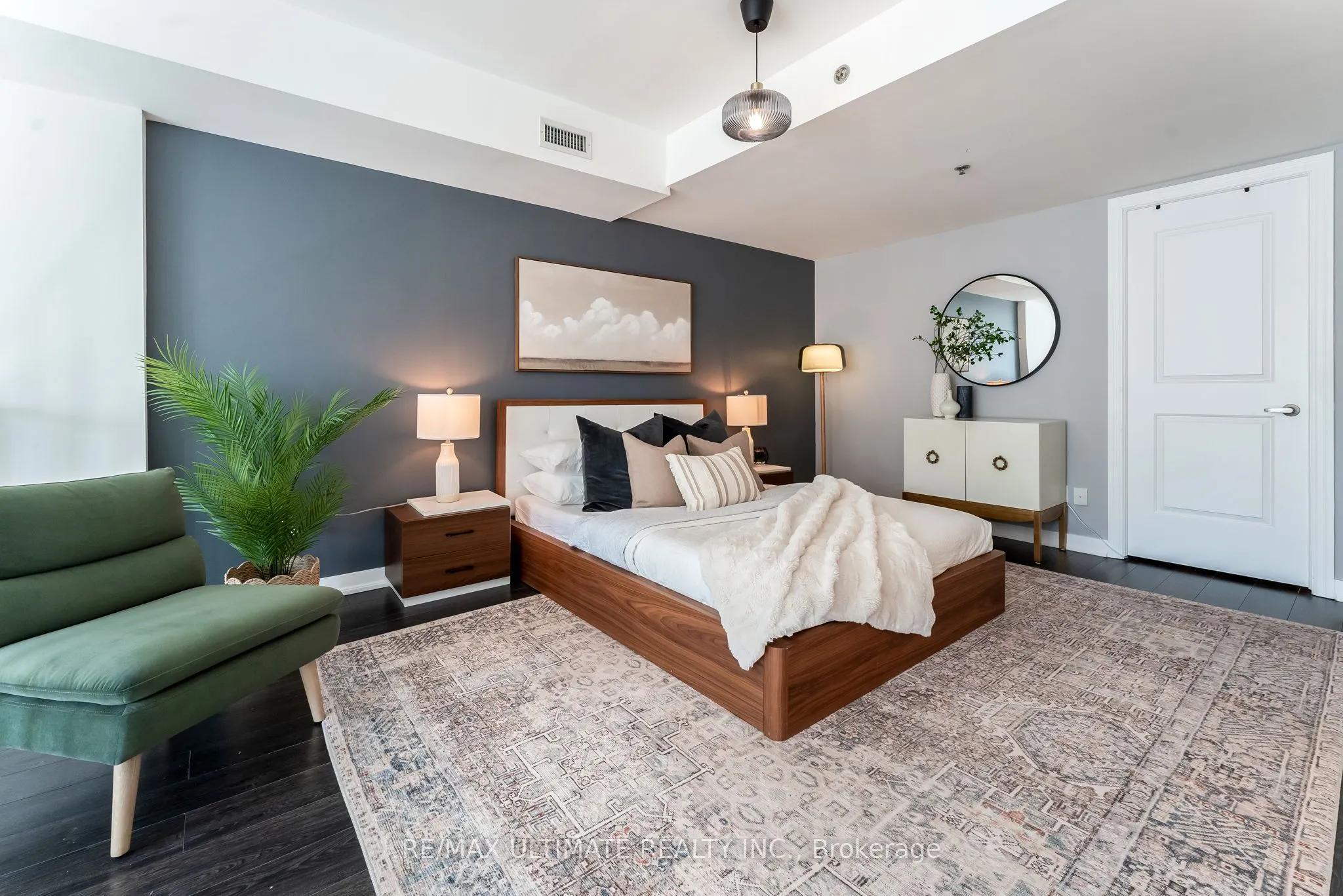 5001 Corporate Drive, #104