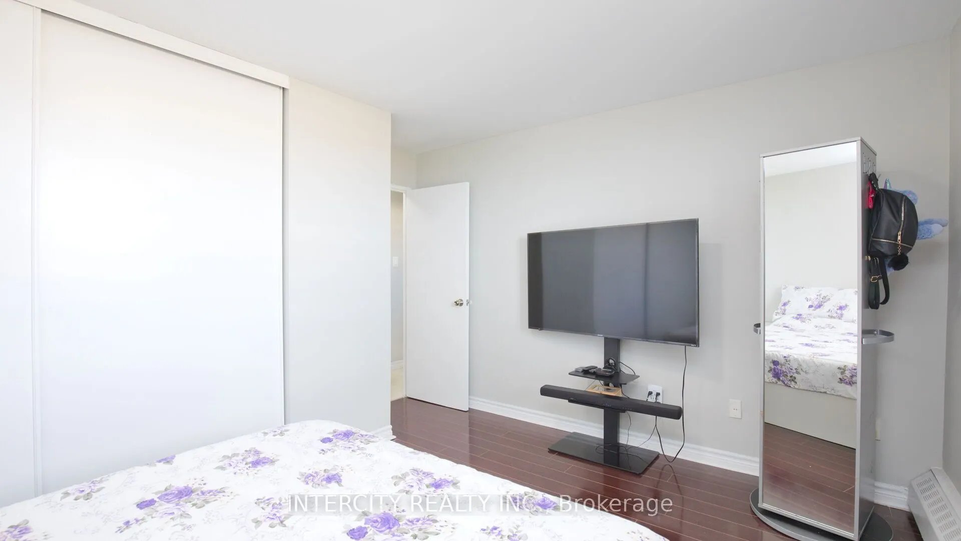 3555 Derry Road E, #907