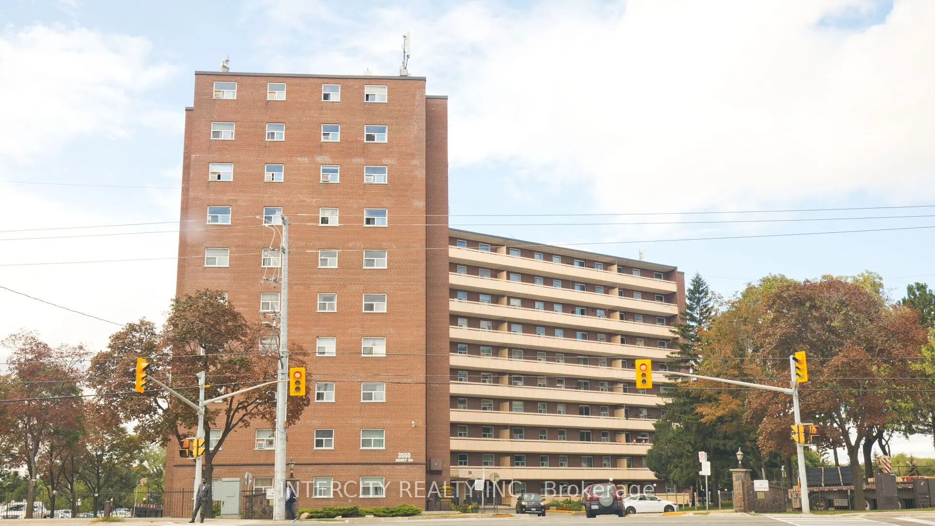 3555 Derry Road E, #907