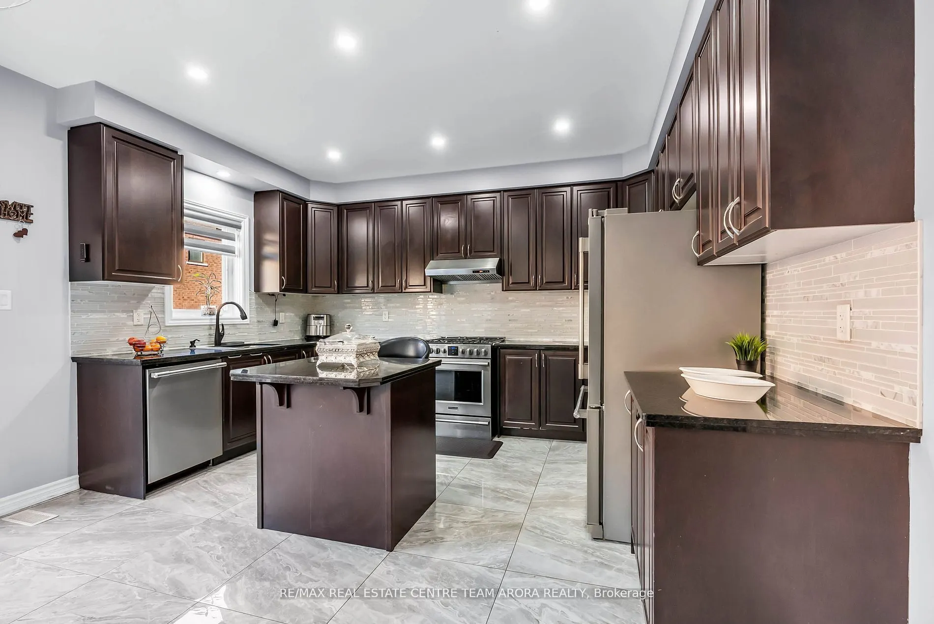 25 Hammerhead Road