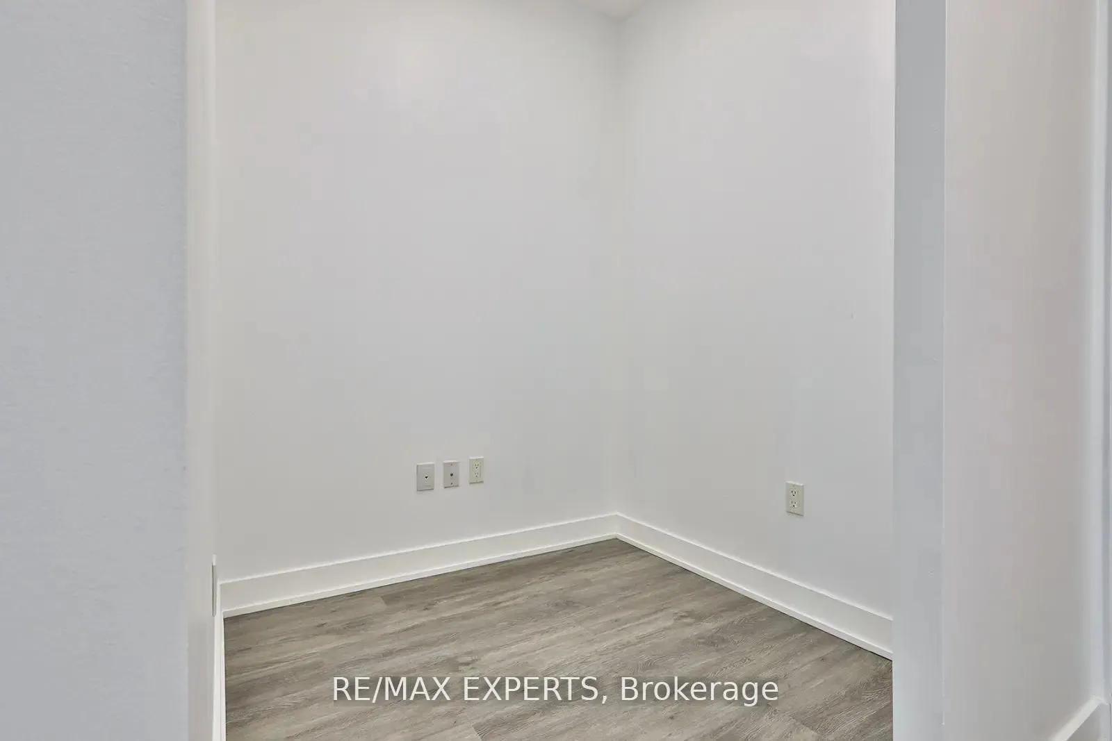20 Shore Breeze Drive, #3703