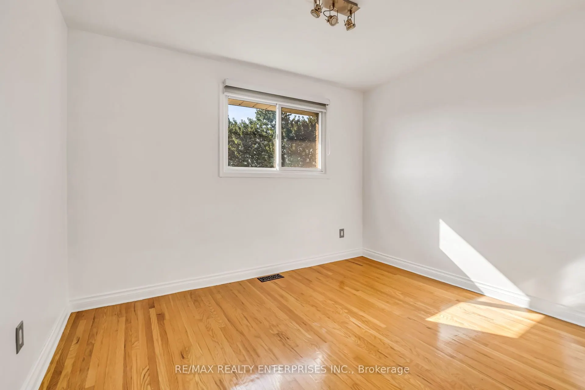 79 Watney Crescent