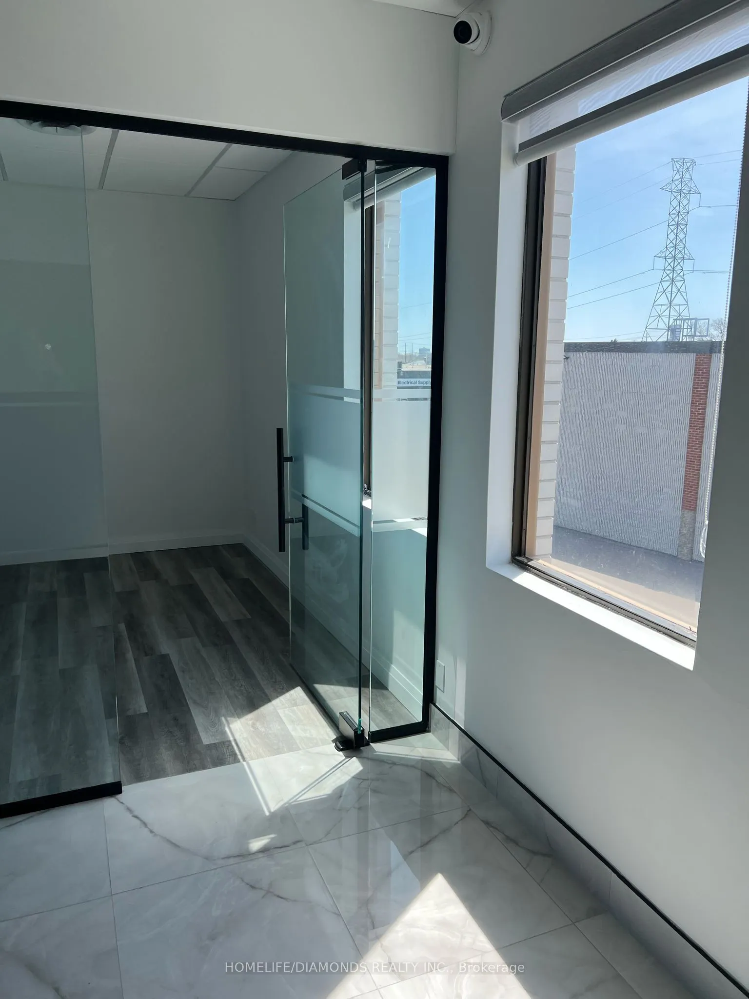 1830 Dundas Street E, #202
