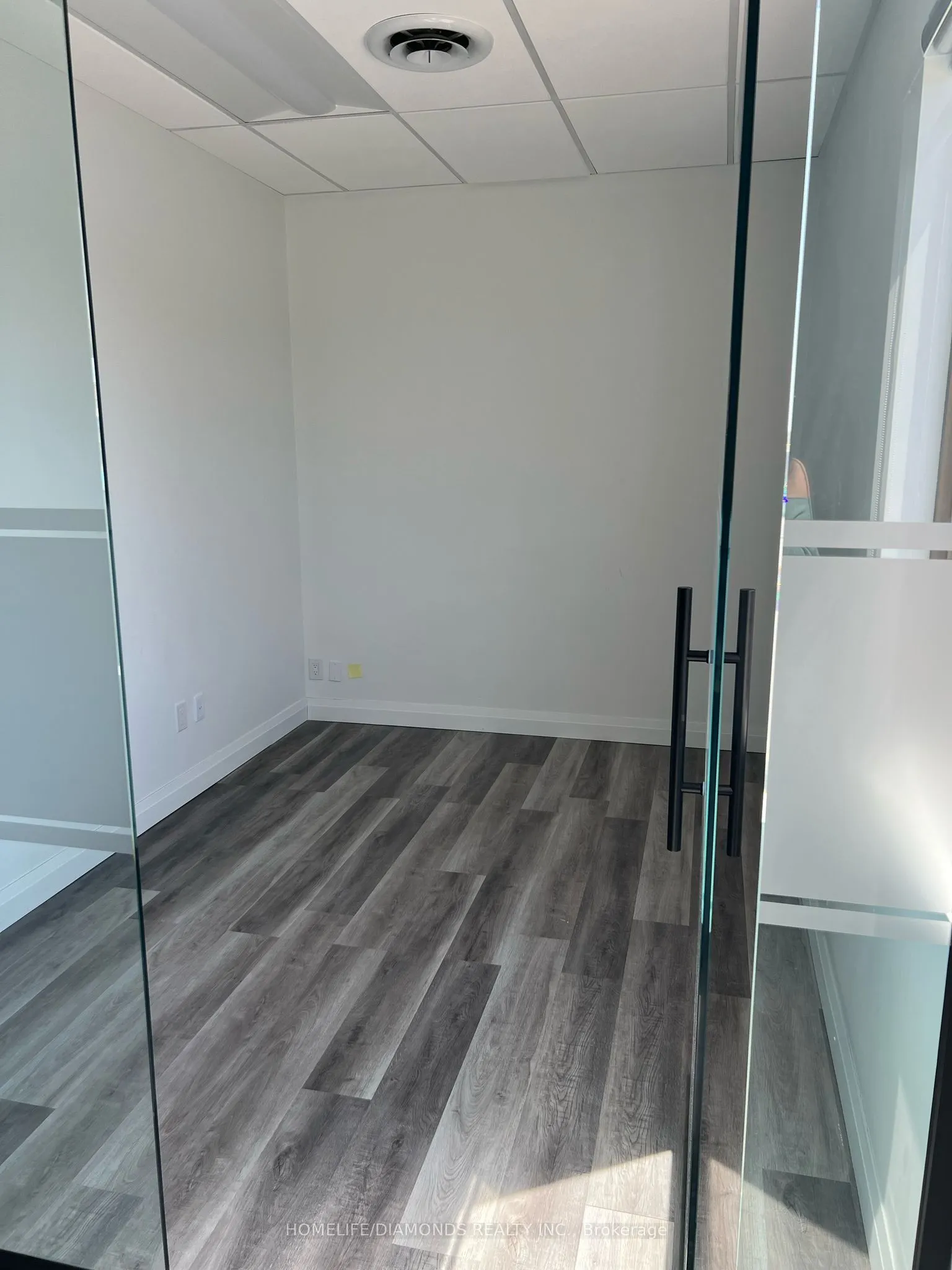 1830 Dundas Street E, #202