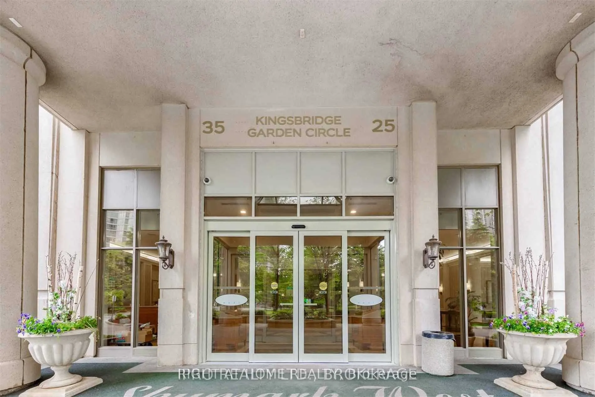 35 Kingsbridge Garden Circle, #2607
