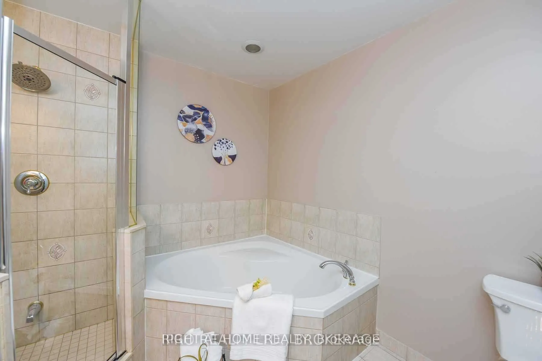 35 Kingsbridge Garden Circle, #2607