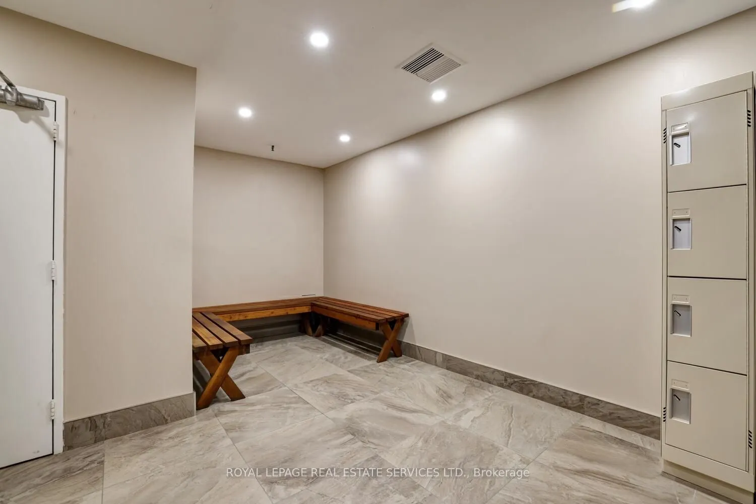 965 Inverhouse Drive, #506