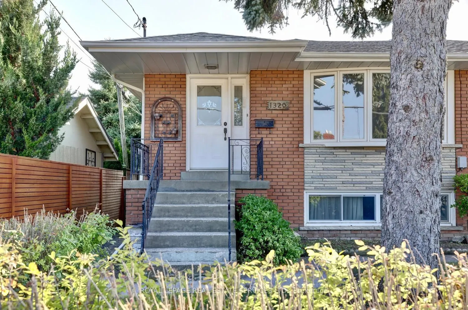 1320 Northmount Avenue