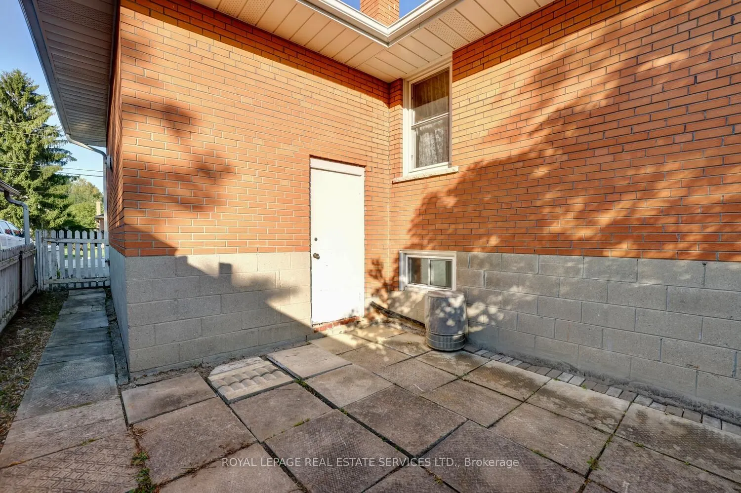 1320 Northmount Avenue