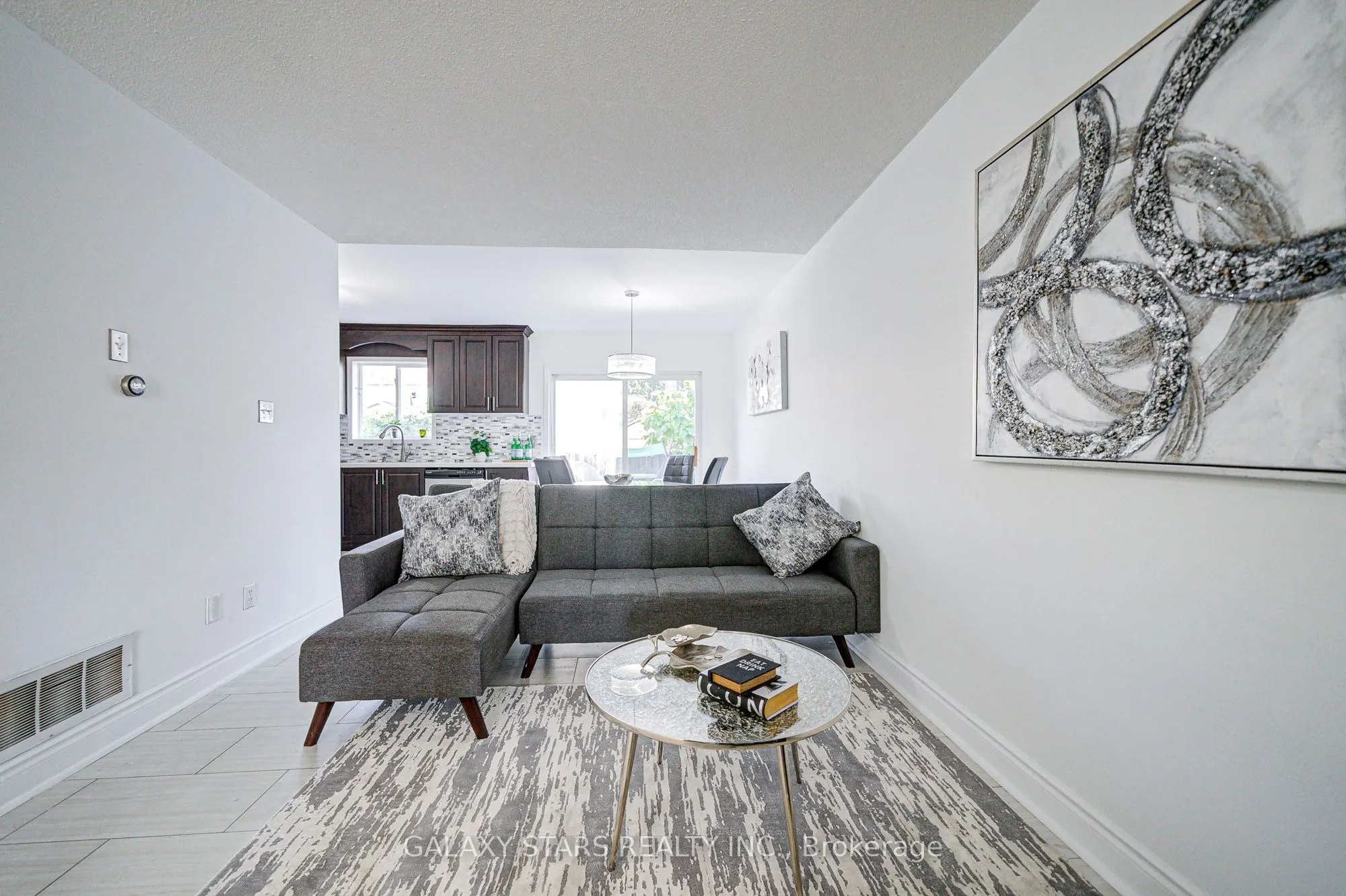 1049 Kennedy Circle