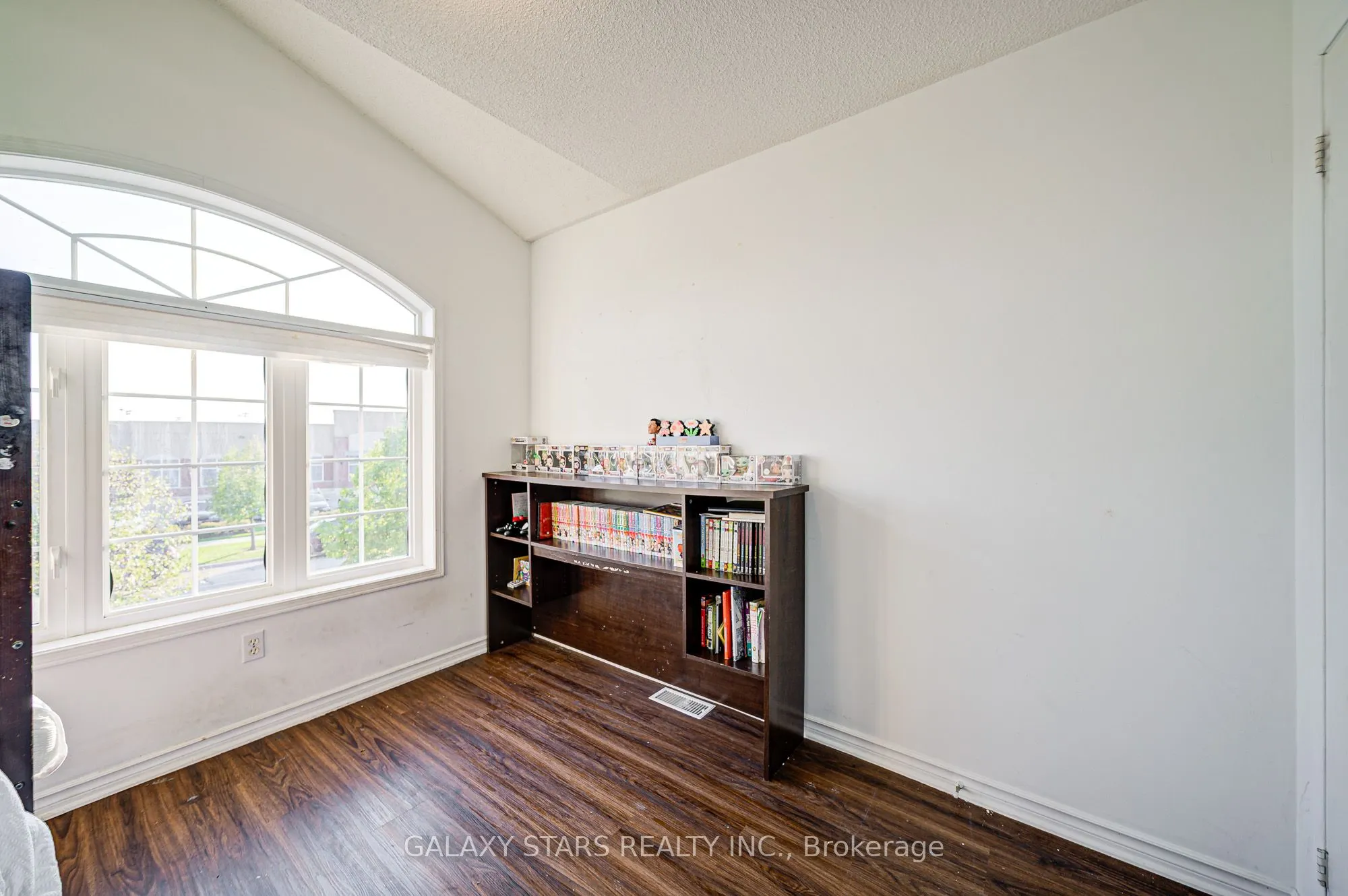 1049 Kennedy Circle