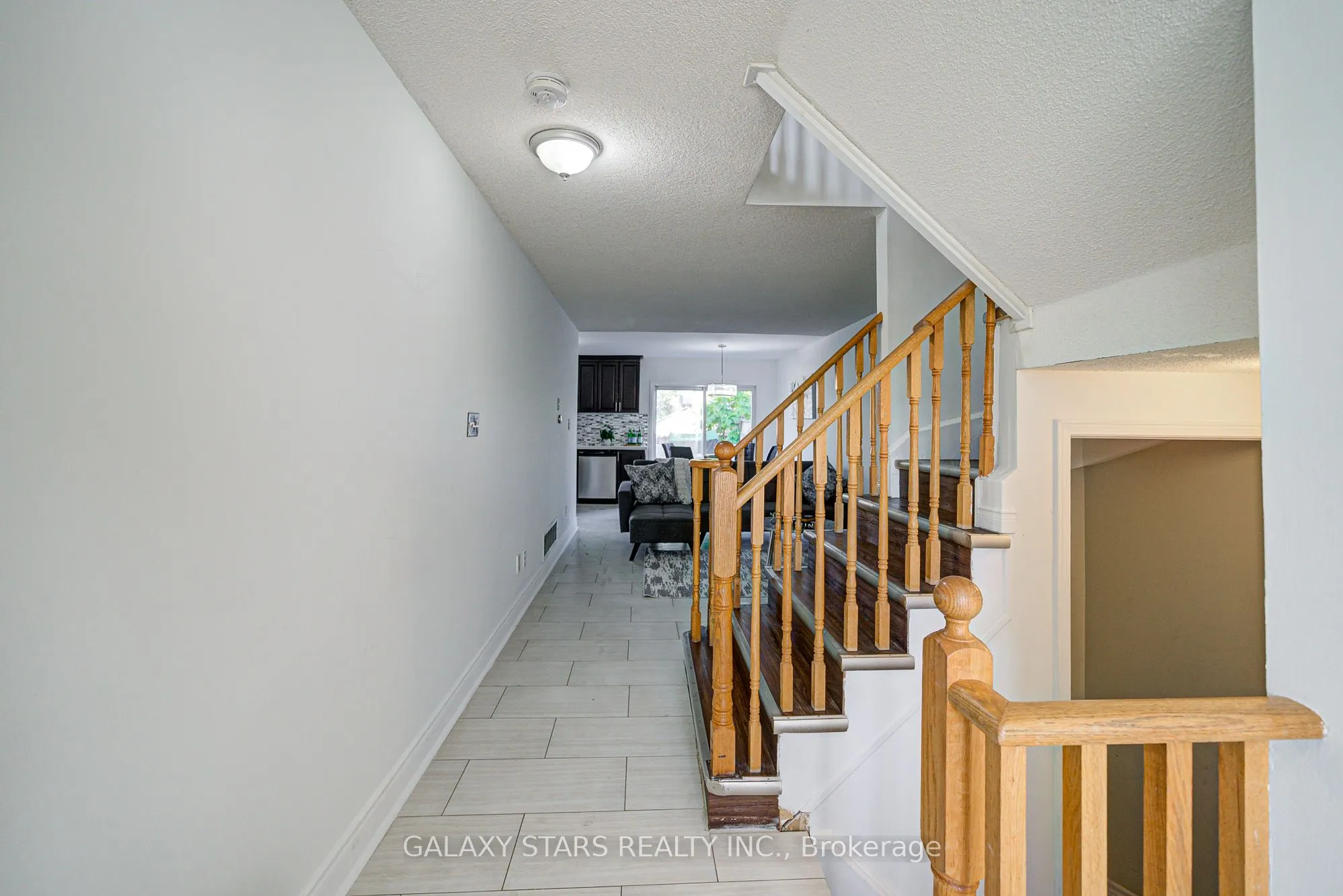 1049 Kennedy Circle