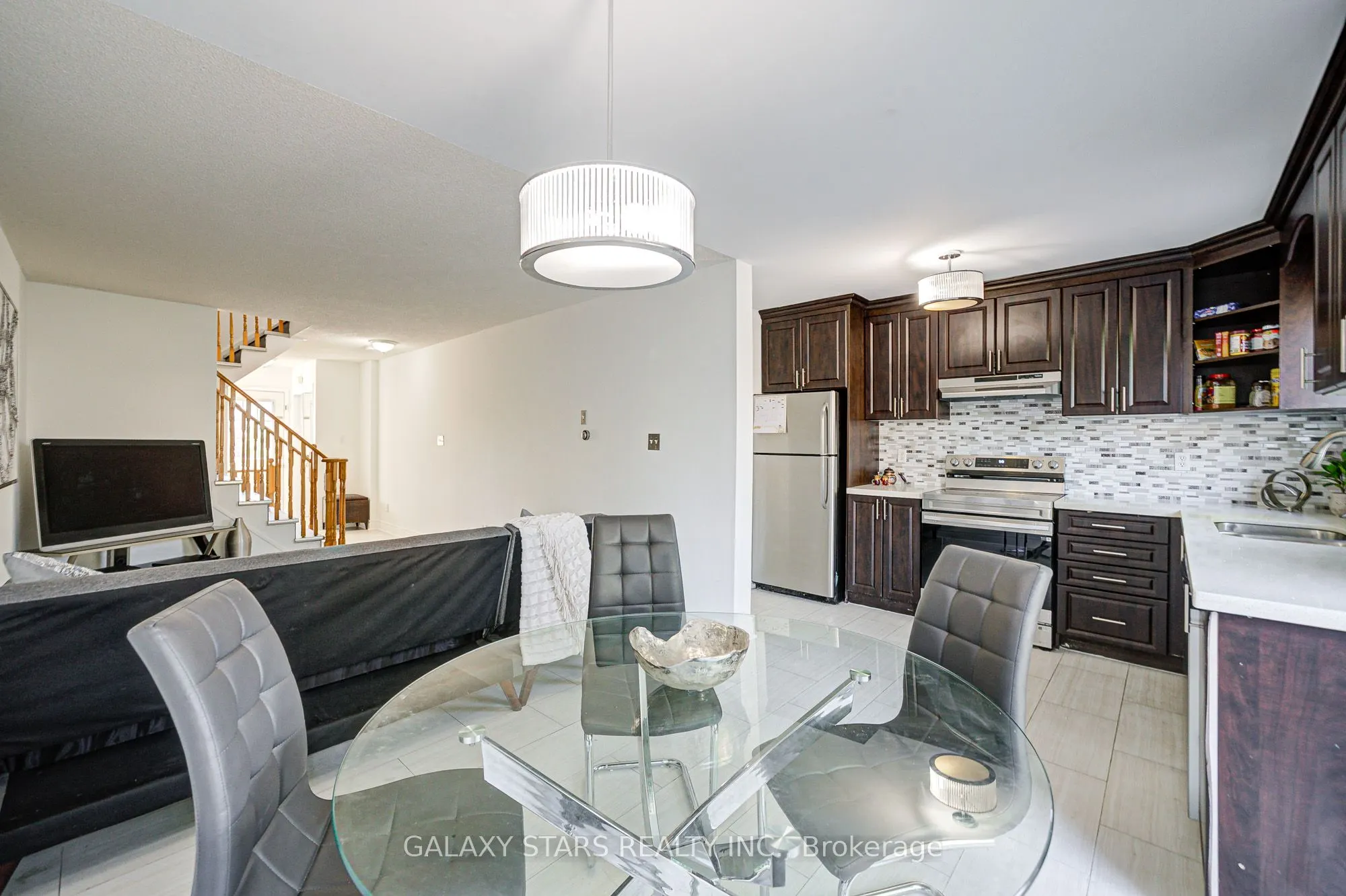 1049 Kennedy Circle