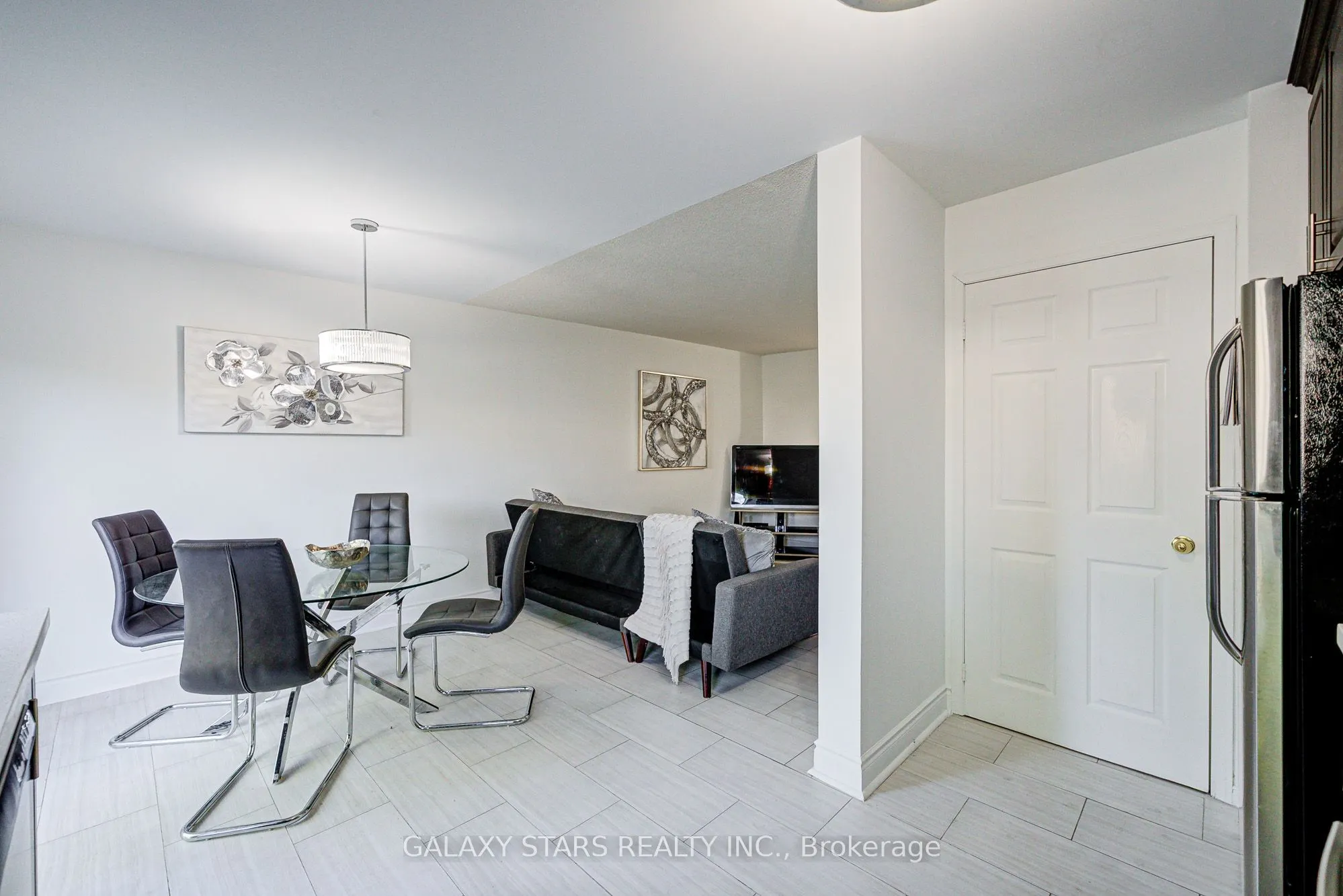 1049 Kennedy Circle