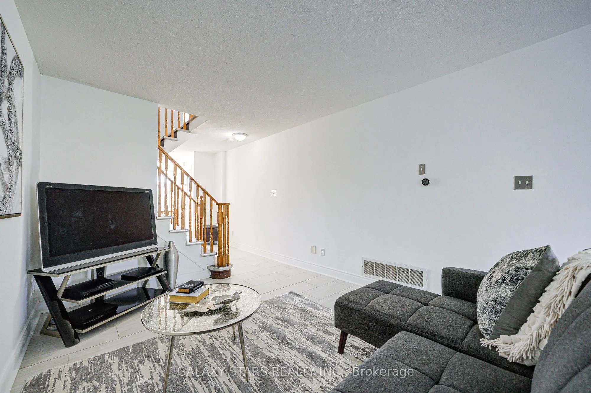 1049 Kennedy Circle