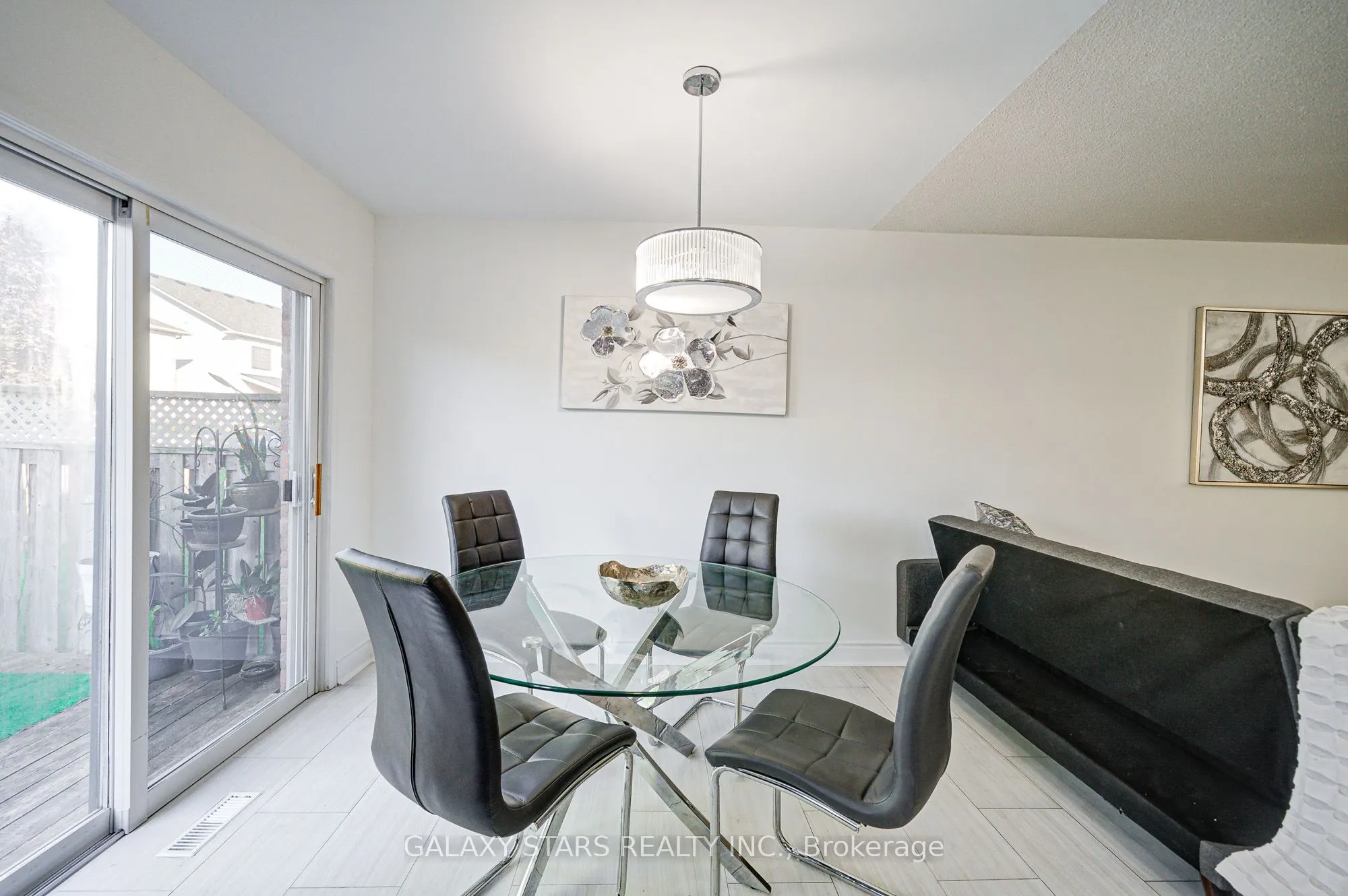 1049 Kennedy Circle