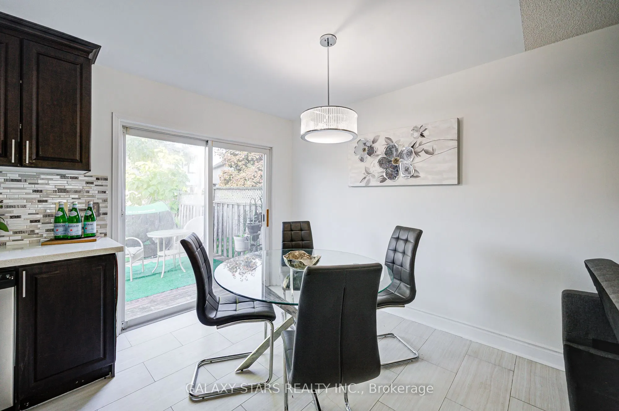 1049 Kennedy Circle