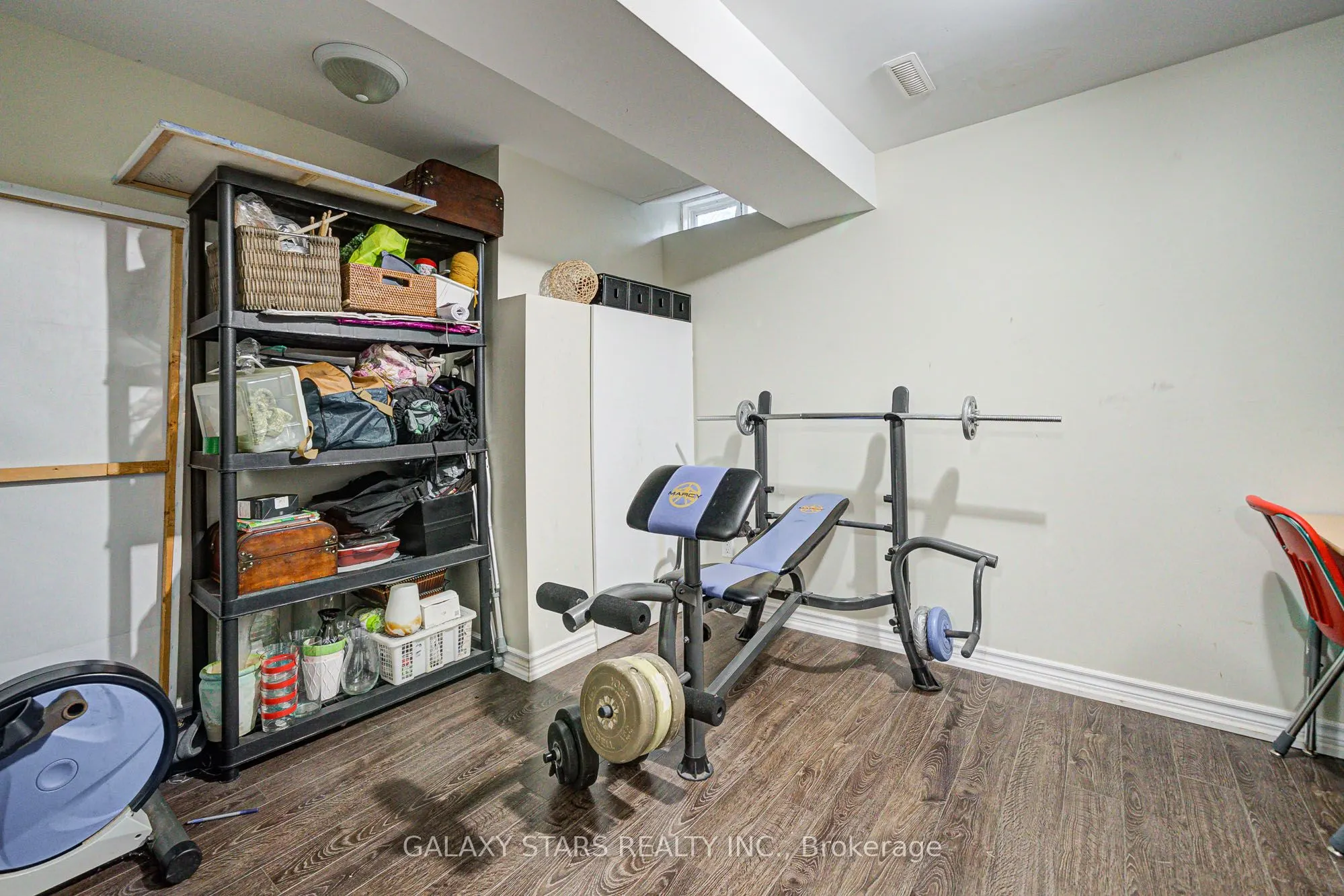 1049 Kennedy Circle
