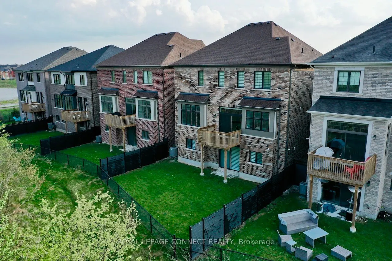 1428 Ford Strathy Crescent