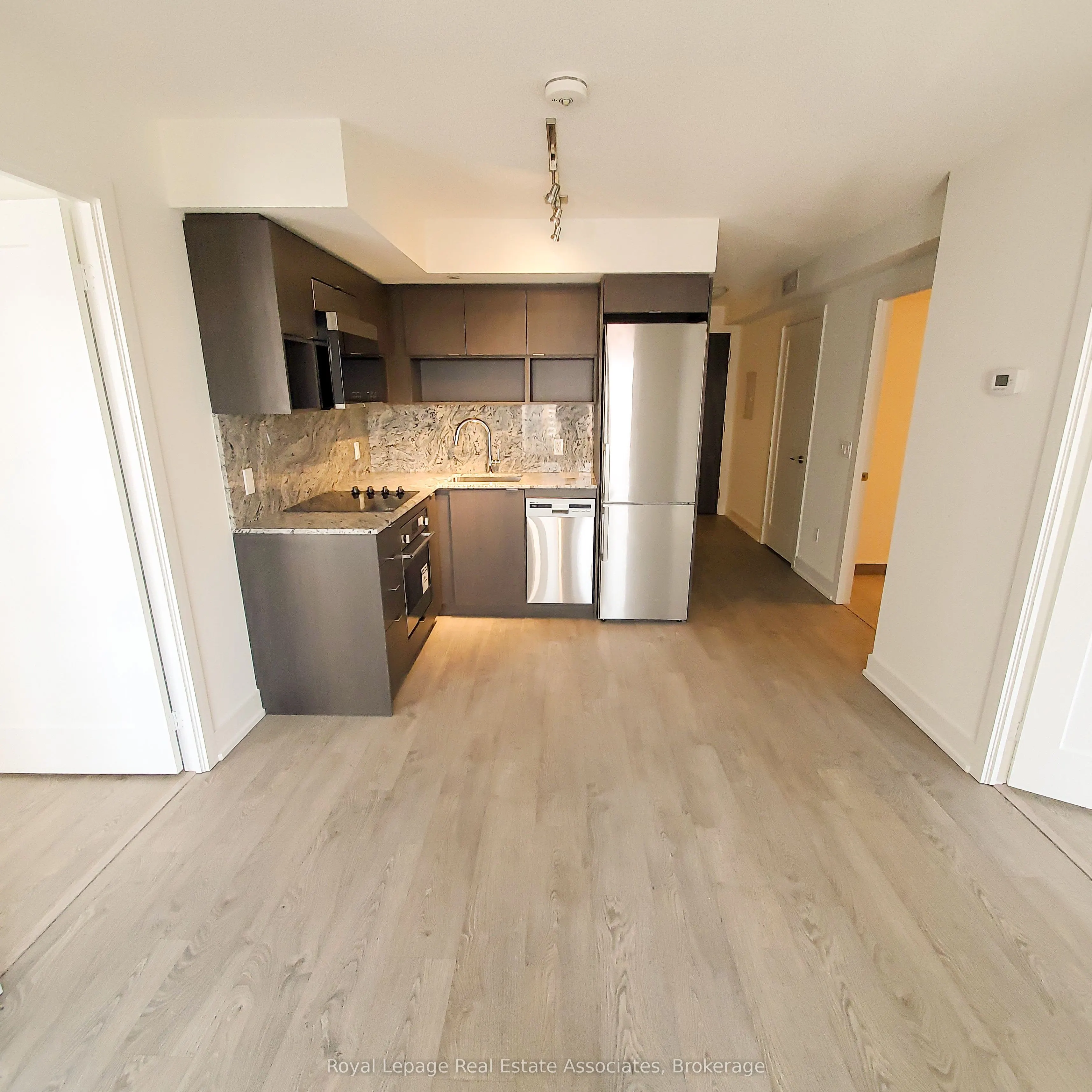 9 Mabelle Avenue, #1519
