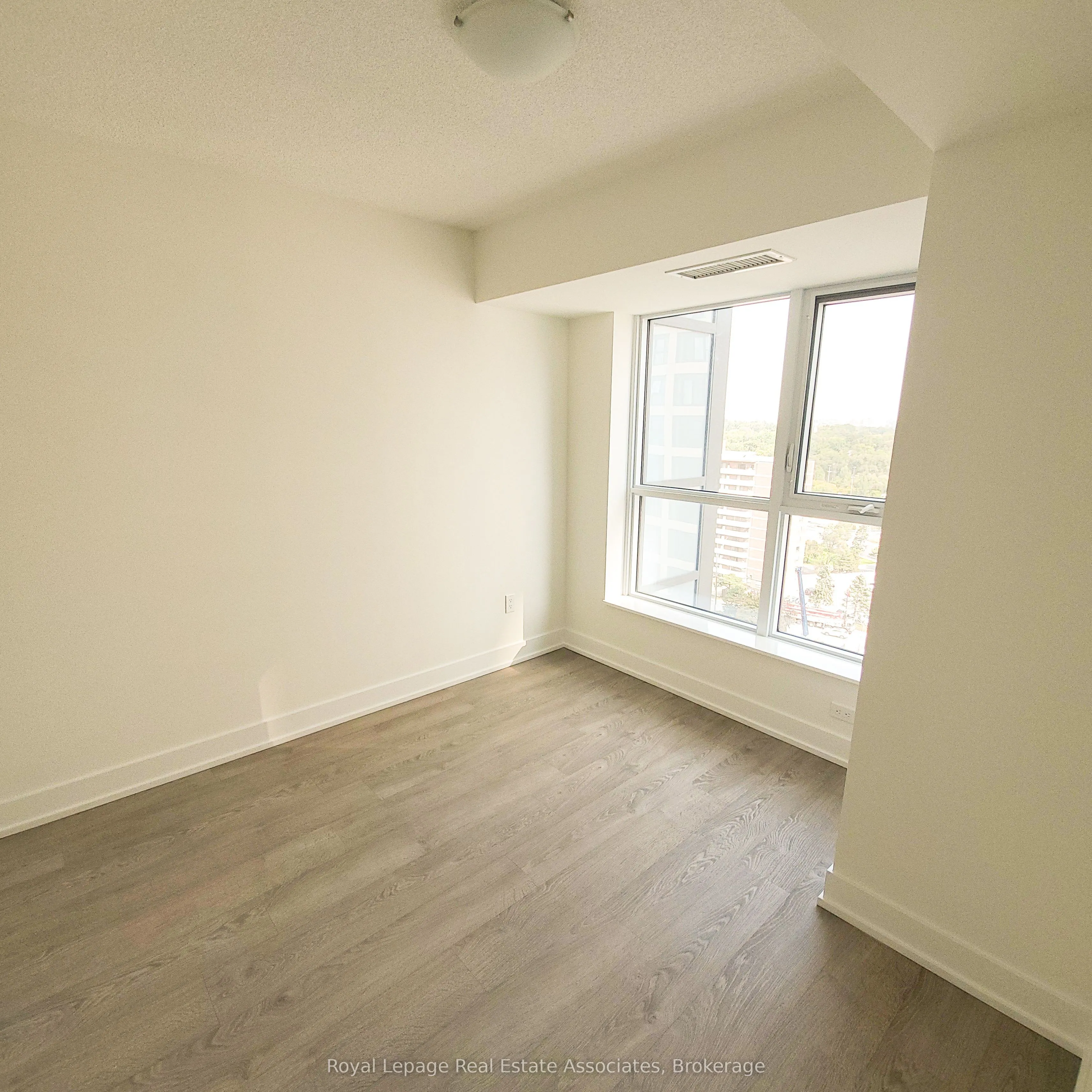 9 Mabelle Avenue, #1519