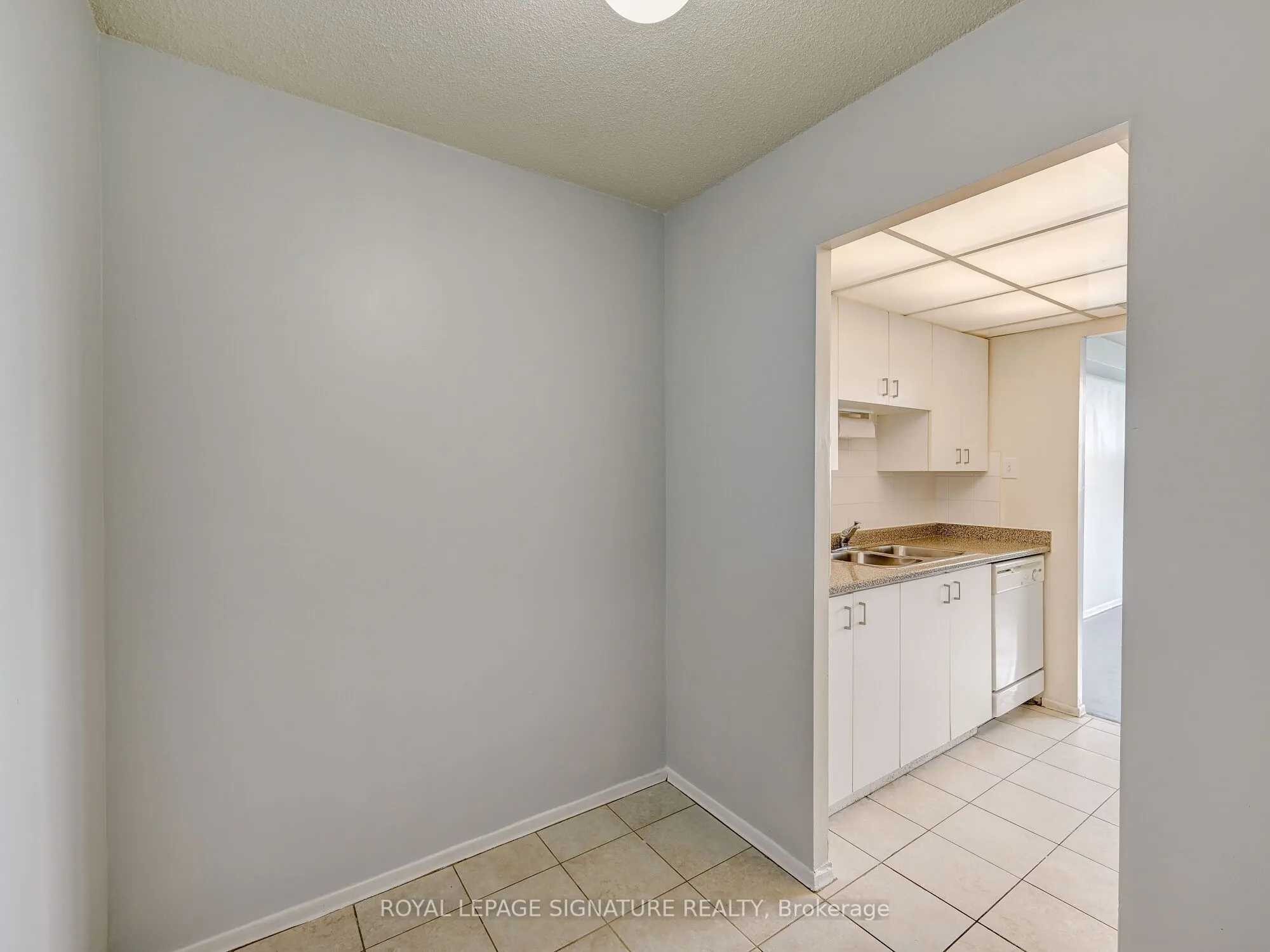 4 Lisa Street, #1411