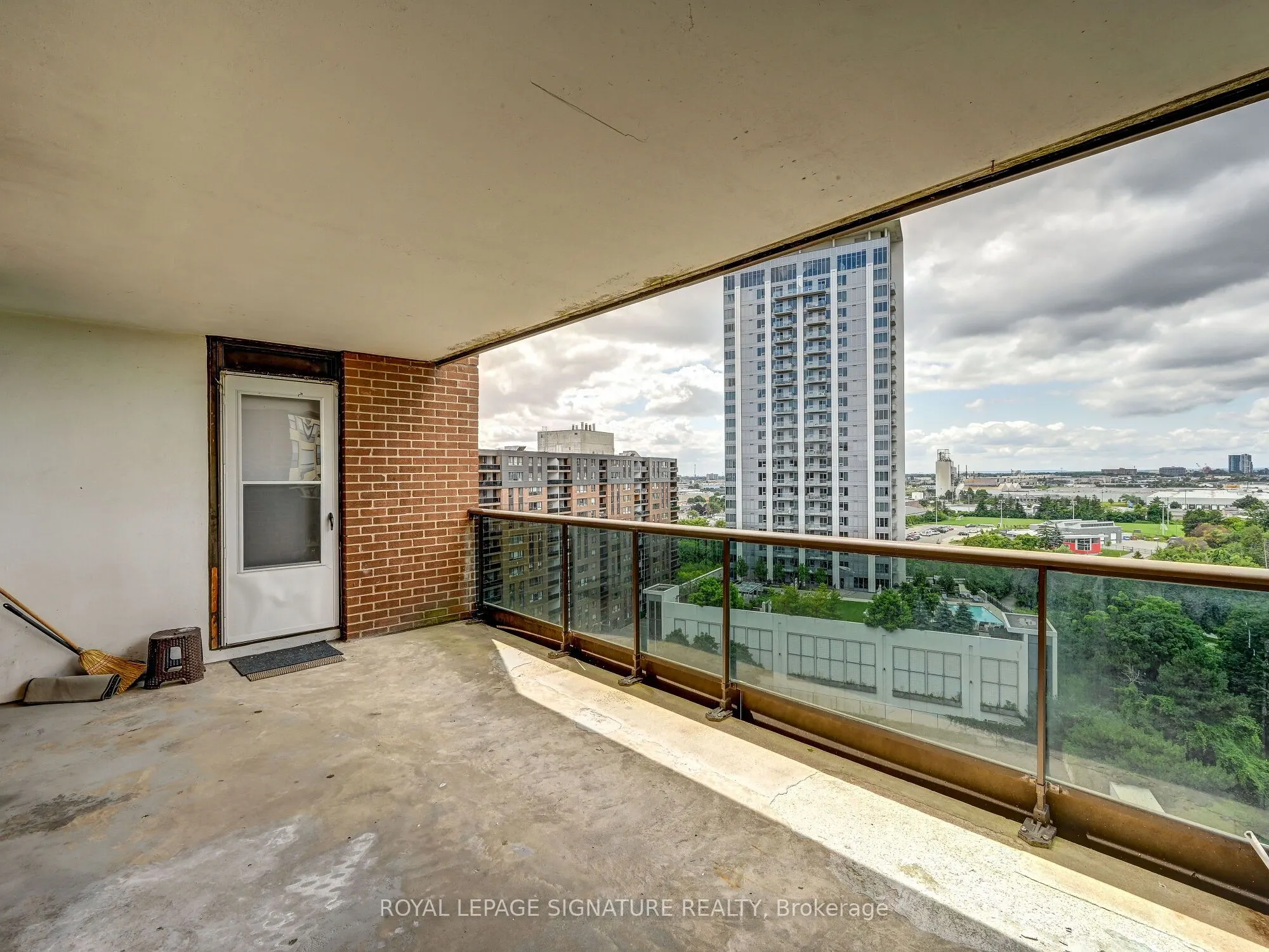 4 Lisa Street, #1411