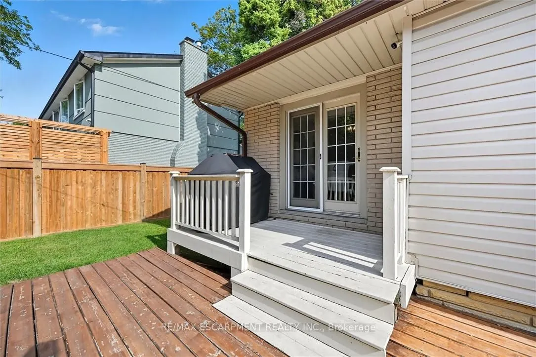 641 HOLT Drive