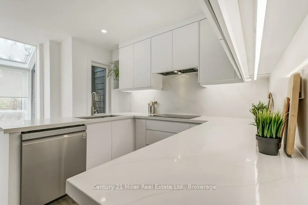 1120 Queens Avenue, #17
