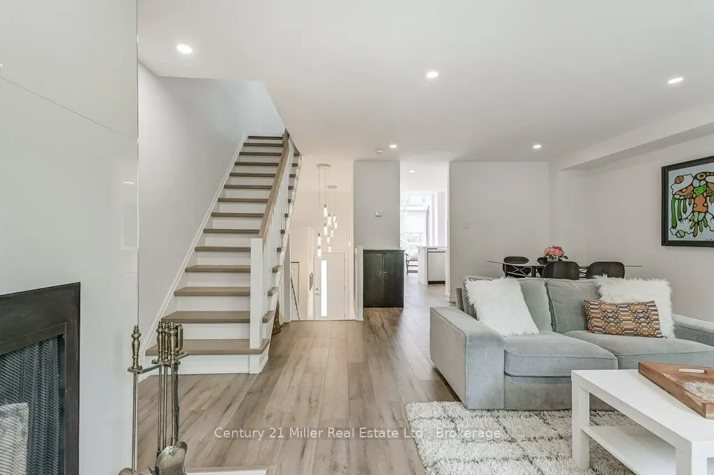 1120 Queens Avenue, #17