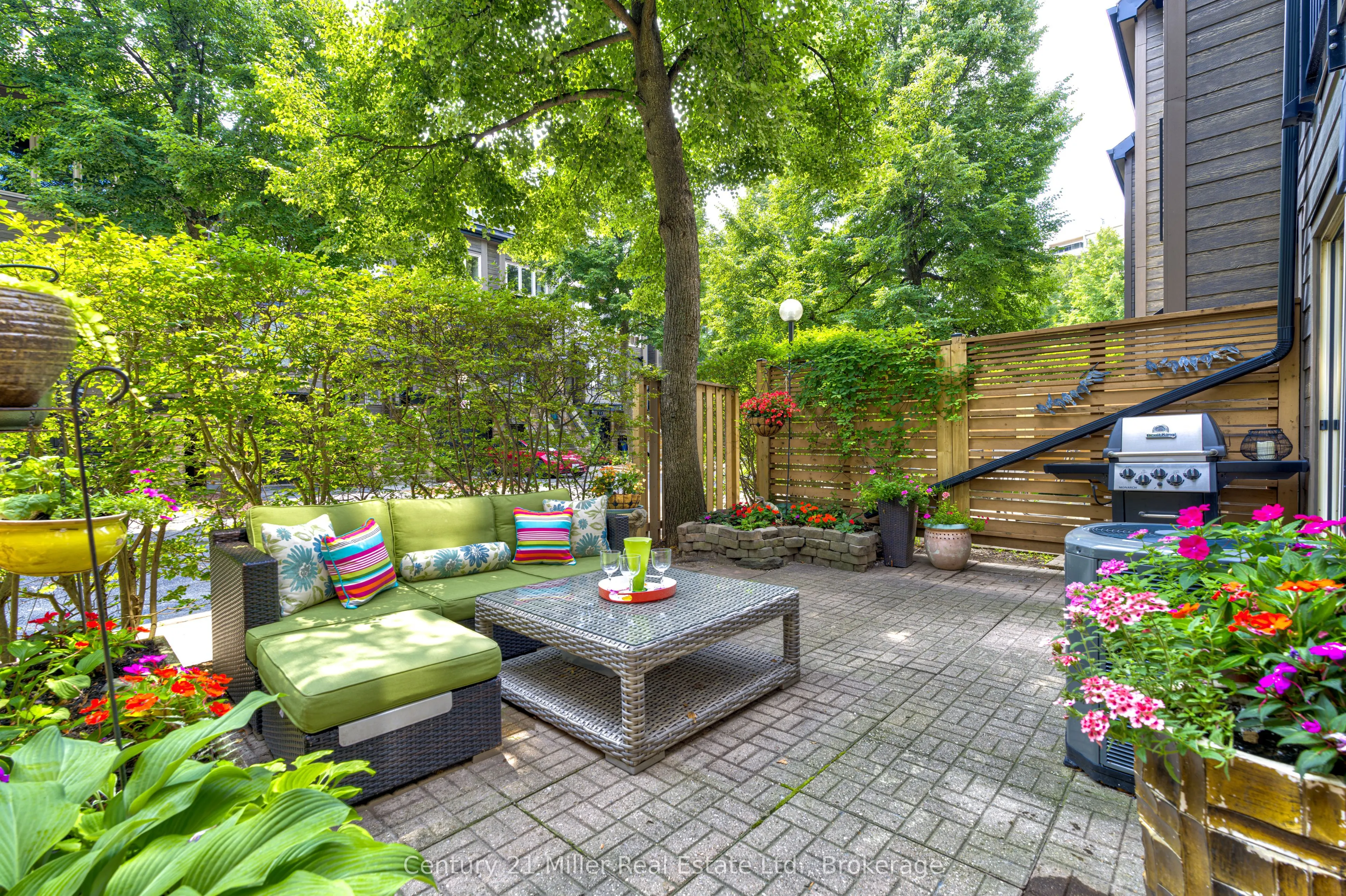 1120 Queens Avenue, #17